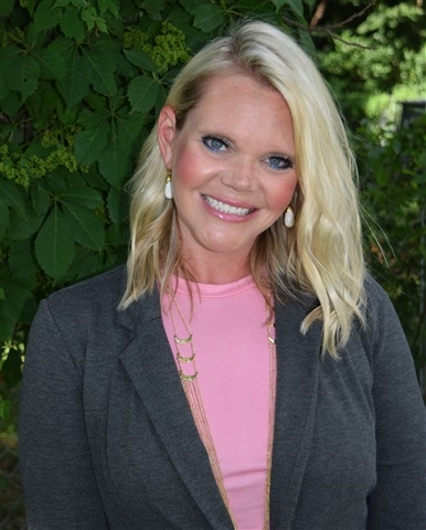Profile picture of Laura Finley