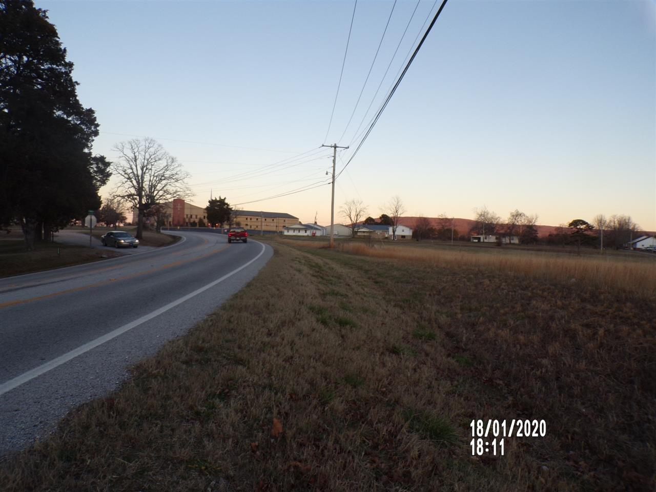  E MAIN  Mountain View, AR