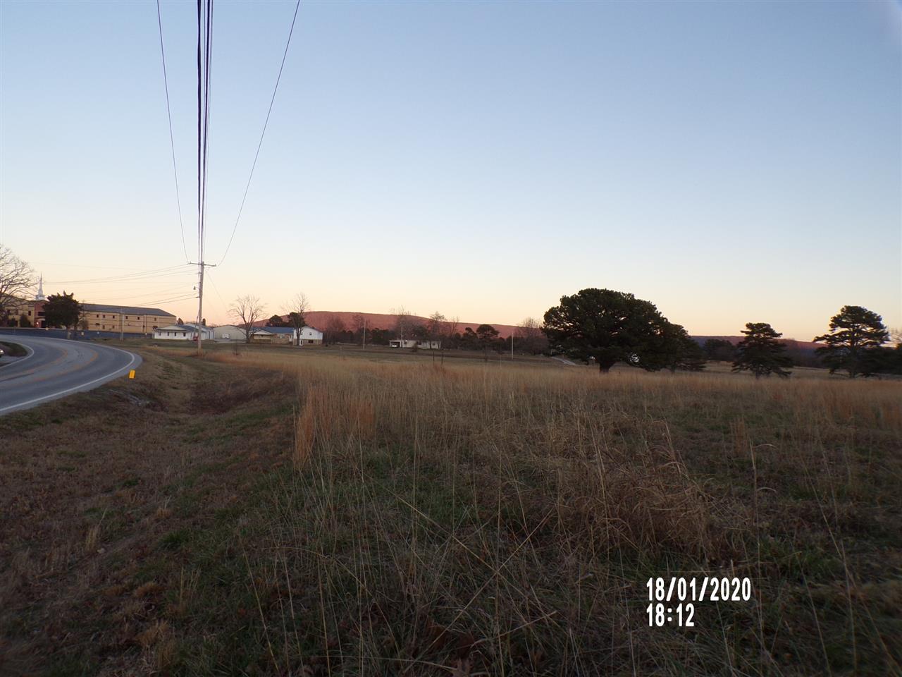  E MAIN  Mountain View, AR