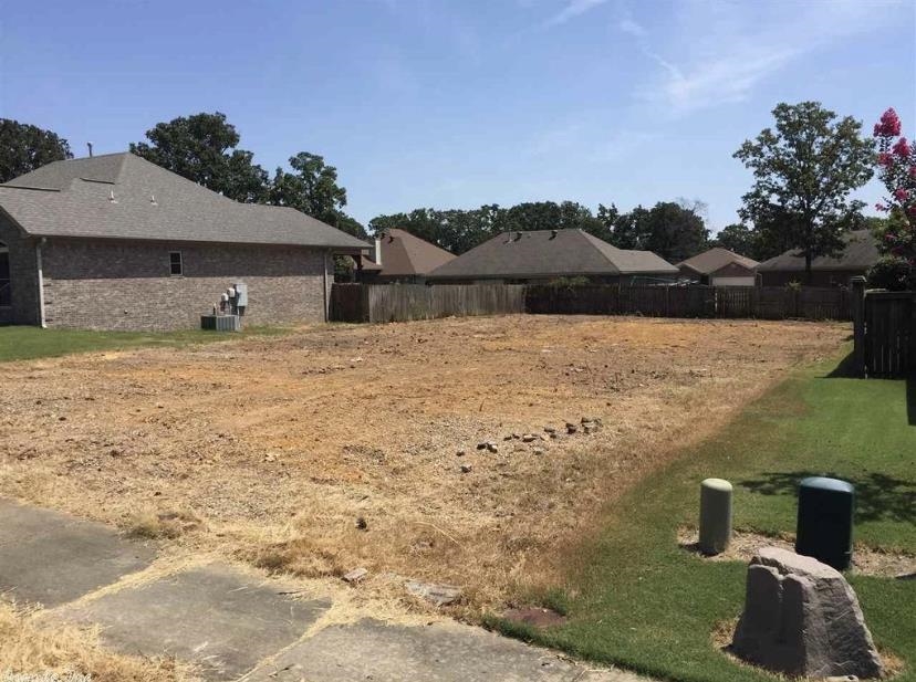 9016 Wilhite Avenue — exterior