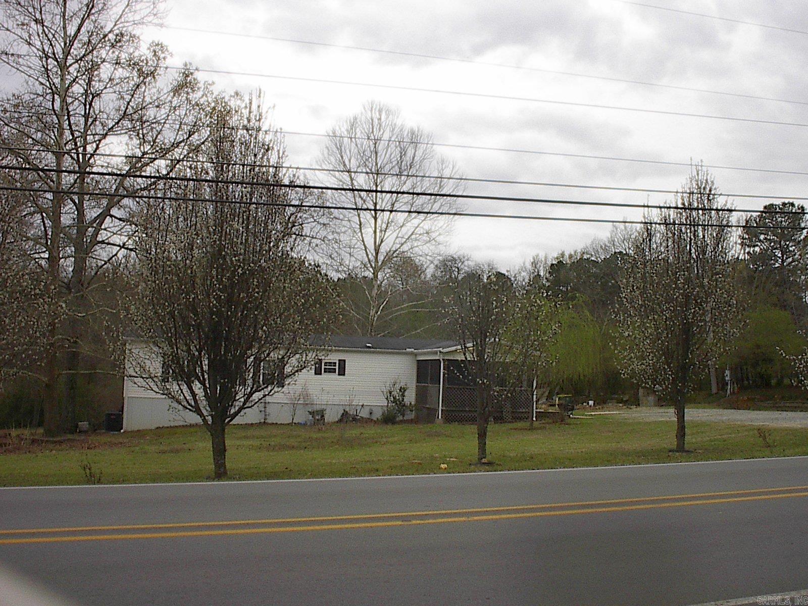2219 Pratt Road — exterior