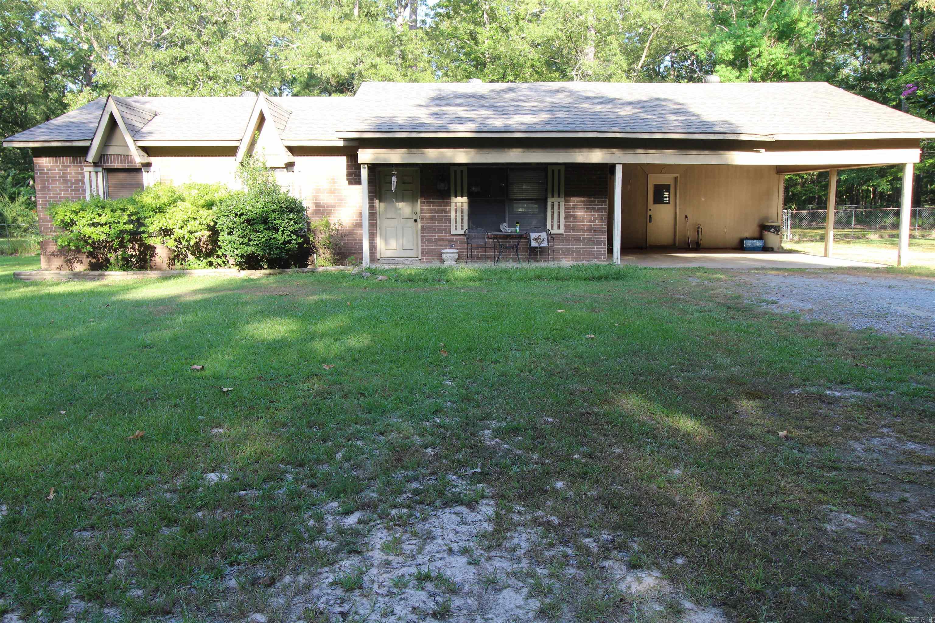2453 Deerwood Dr — exterior