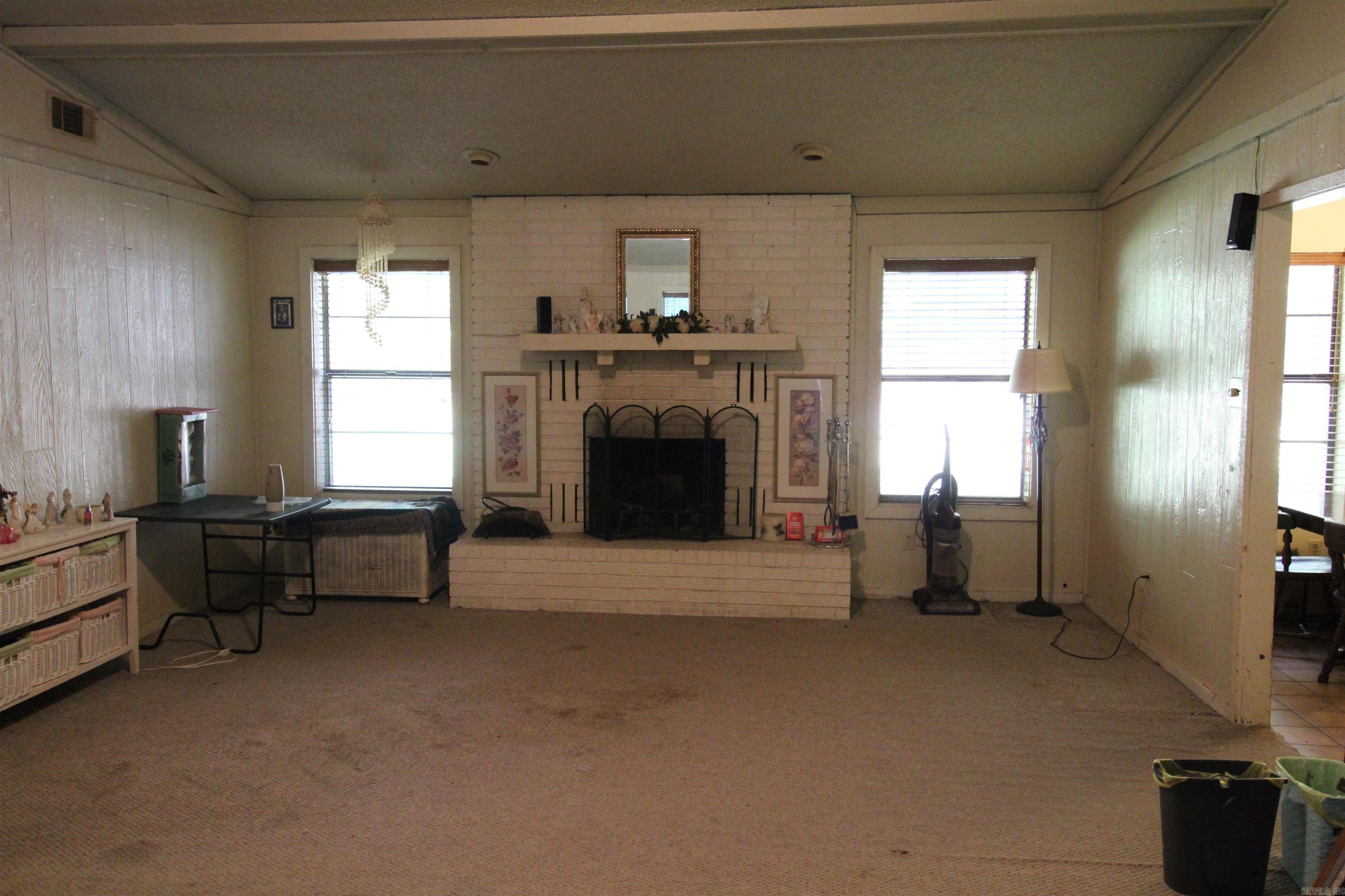 2453 Deerwood Dr — photo 2