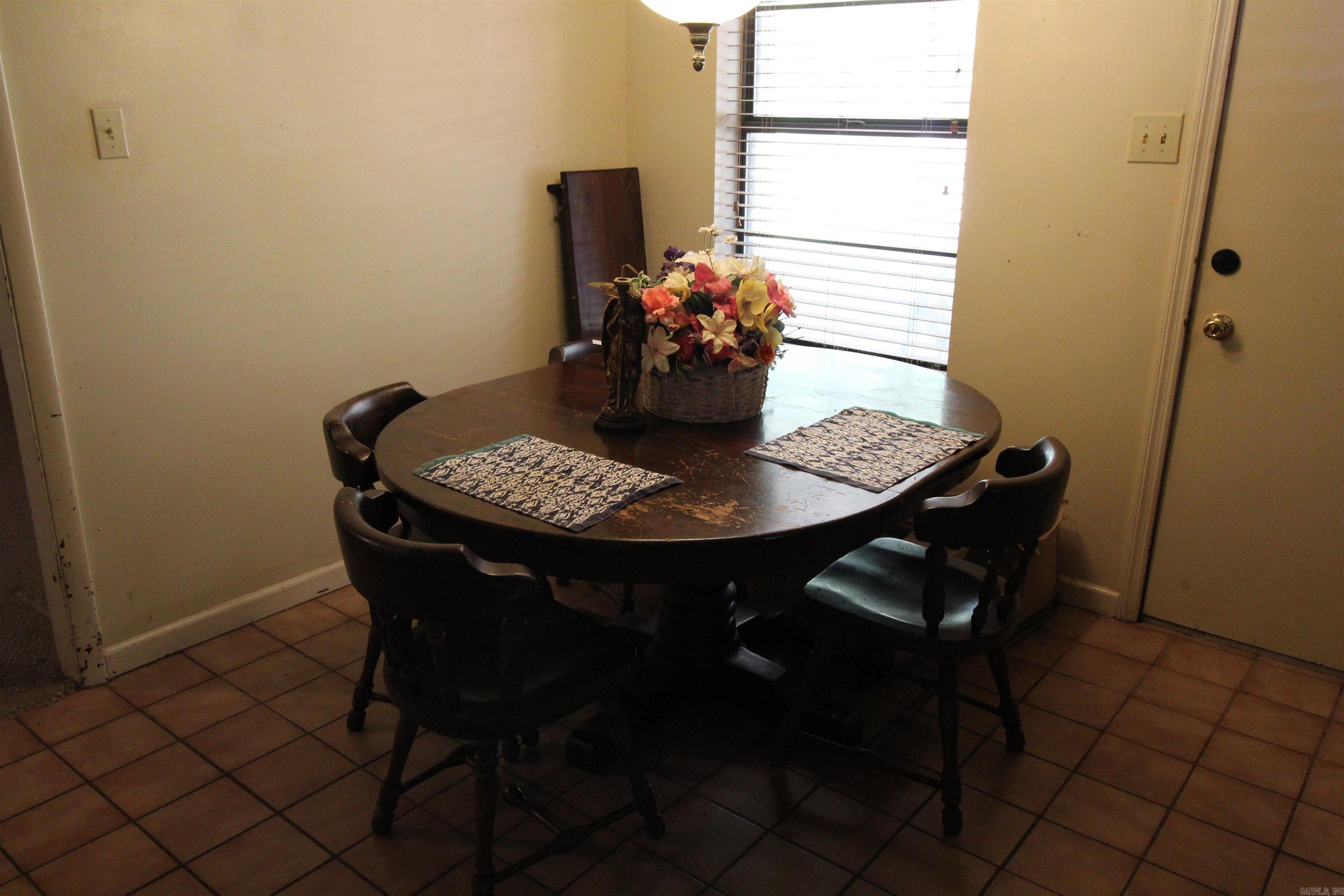 2453 Deerwood Dr — photo 5