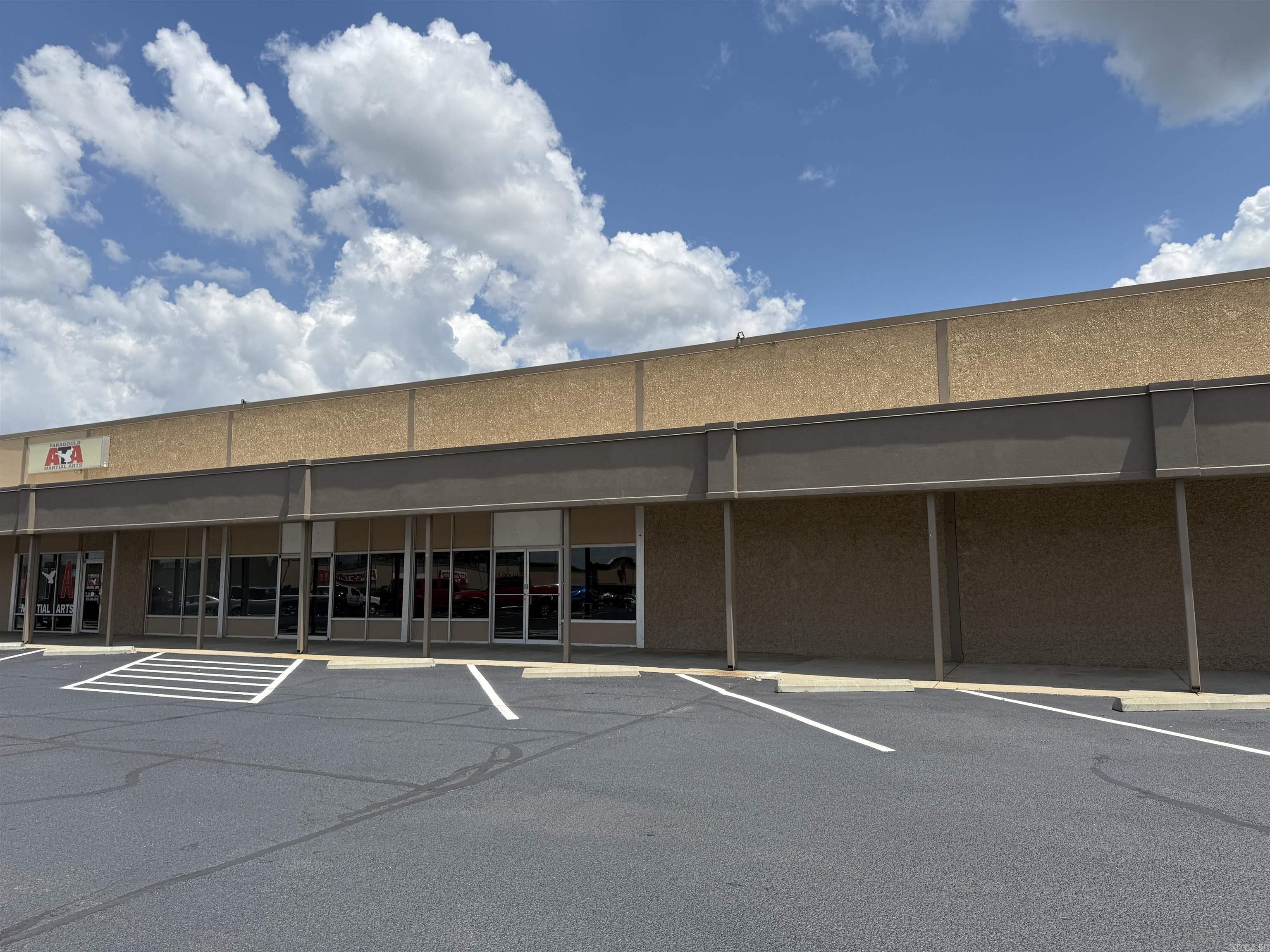 1723 W KINGSHIGHWAY STE 5 PARAGOULD PLAZA STE 5 Paragould, AR