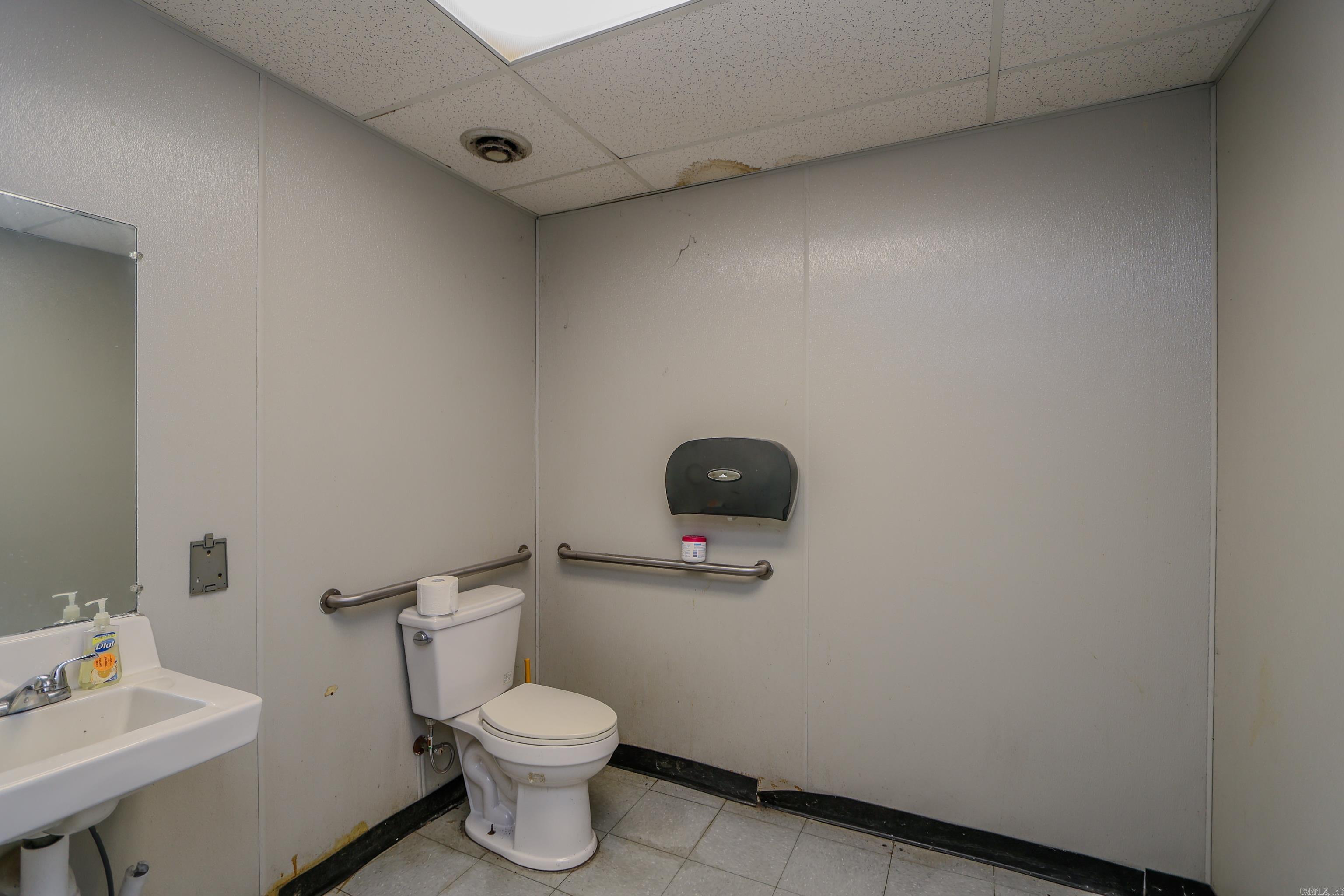 1723 W KINGSHIGHWAY STE 4 PARAGOULD PLAZA STE 4 Paragould, AR