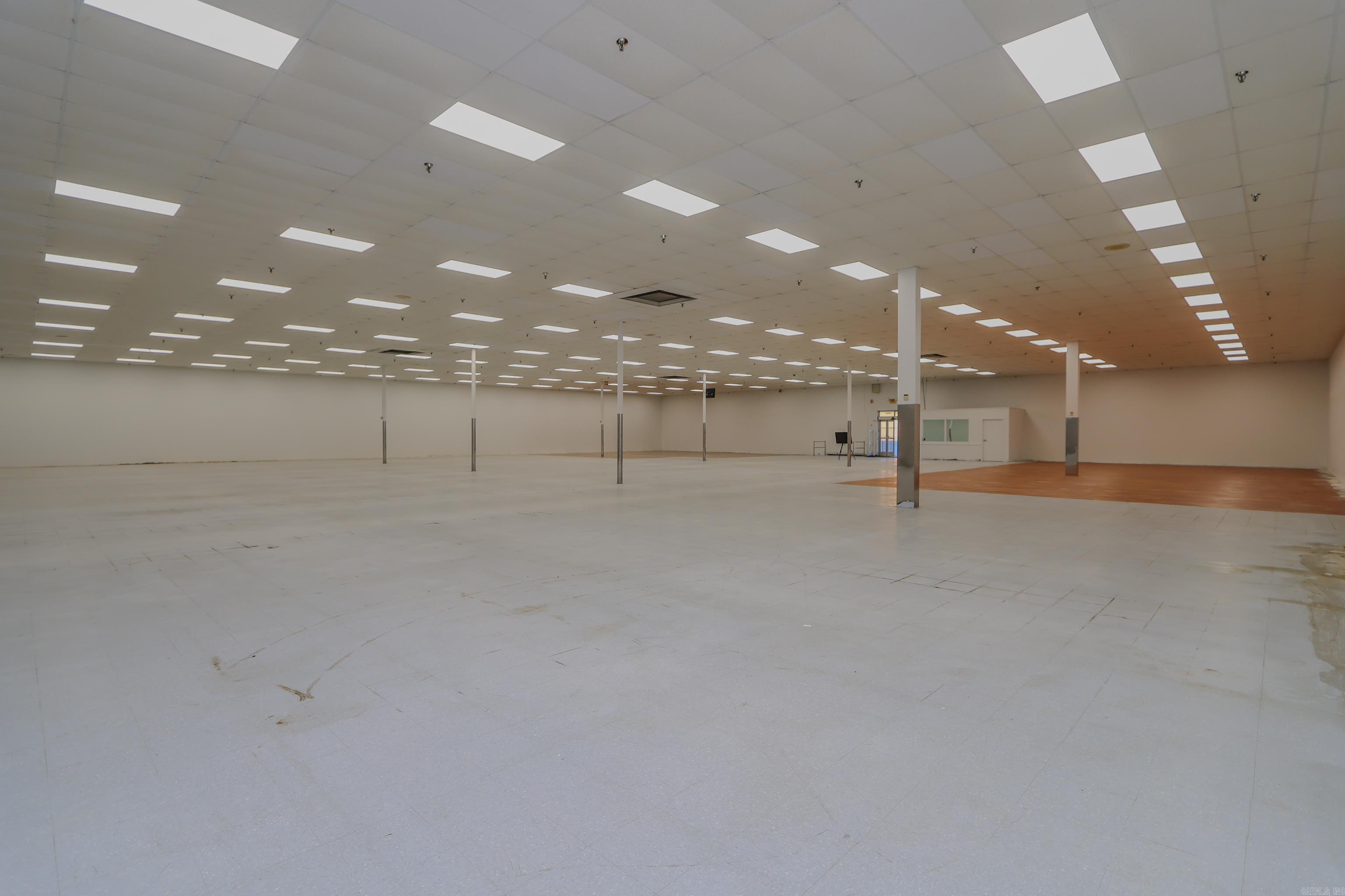 1723 W KINGSHIGHWAY STE 4 PARAGOULD PLAZA STE 4 Paragould, AR