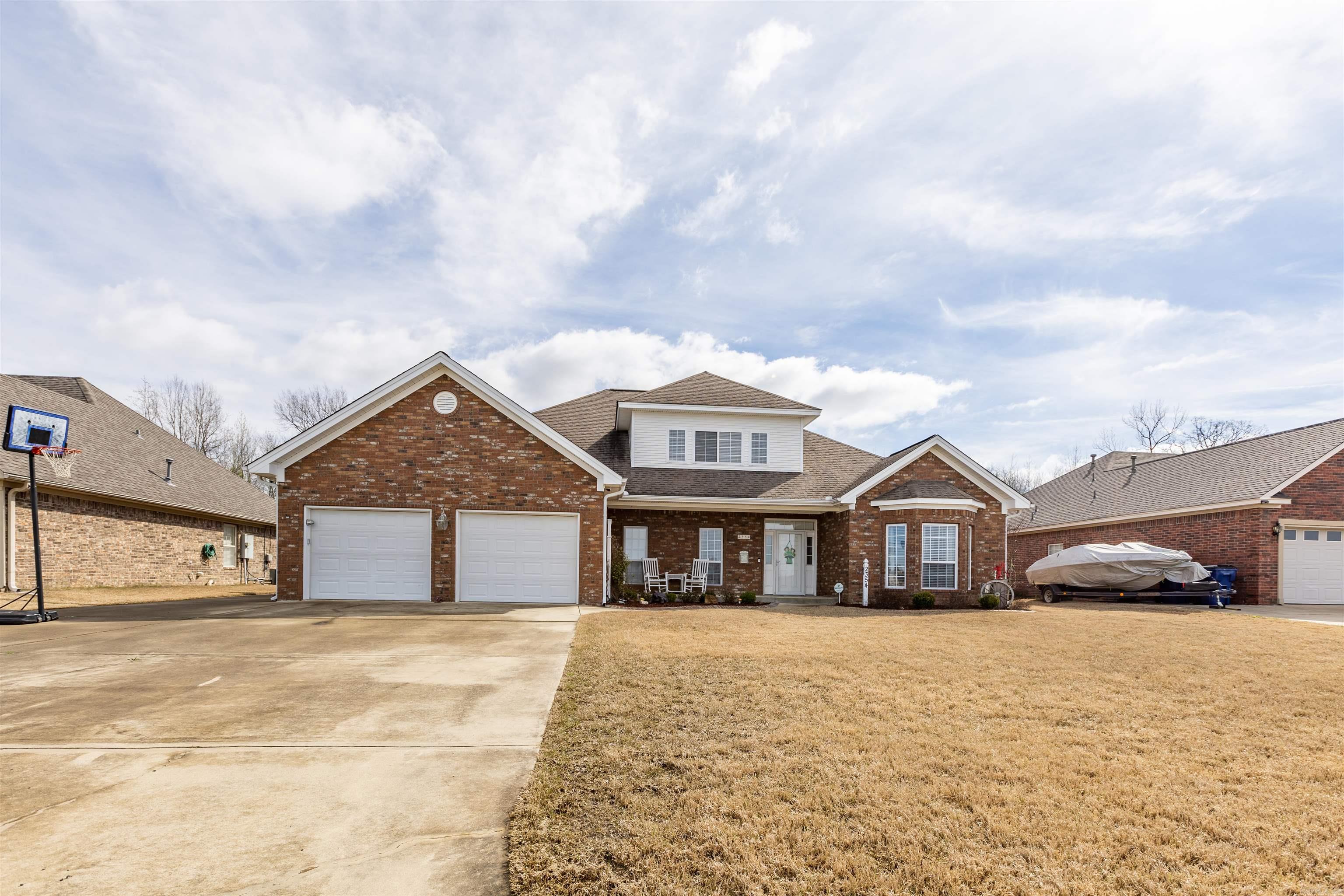 2354 Lakewood Circle