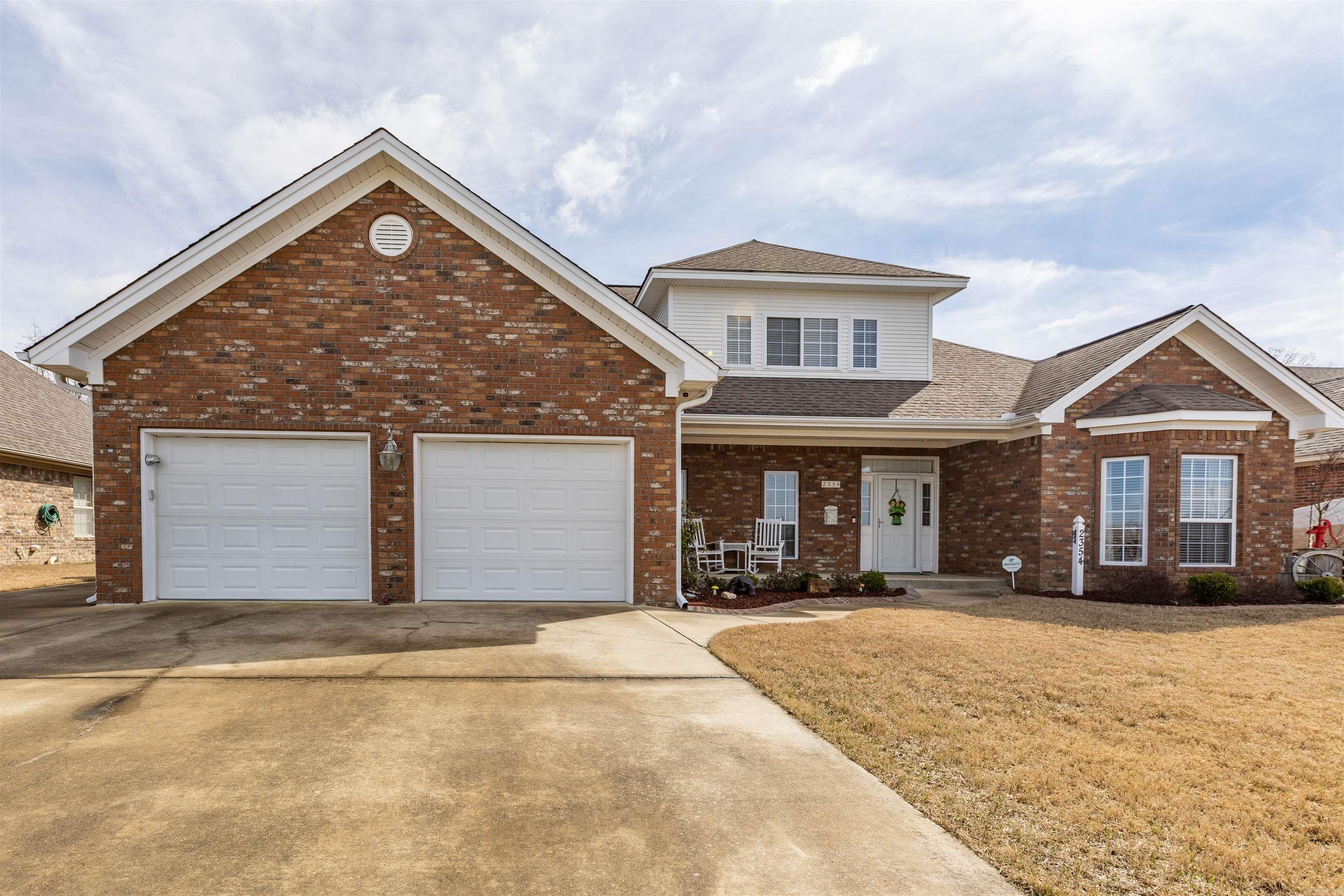 2354 Lakewood Circle — photo 2
