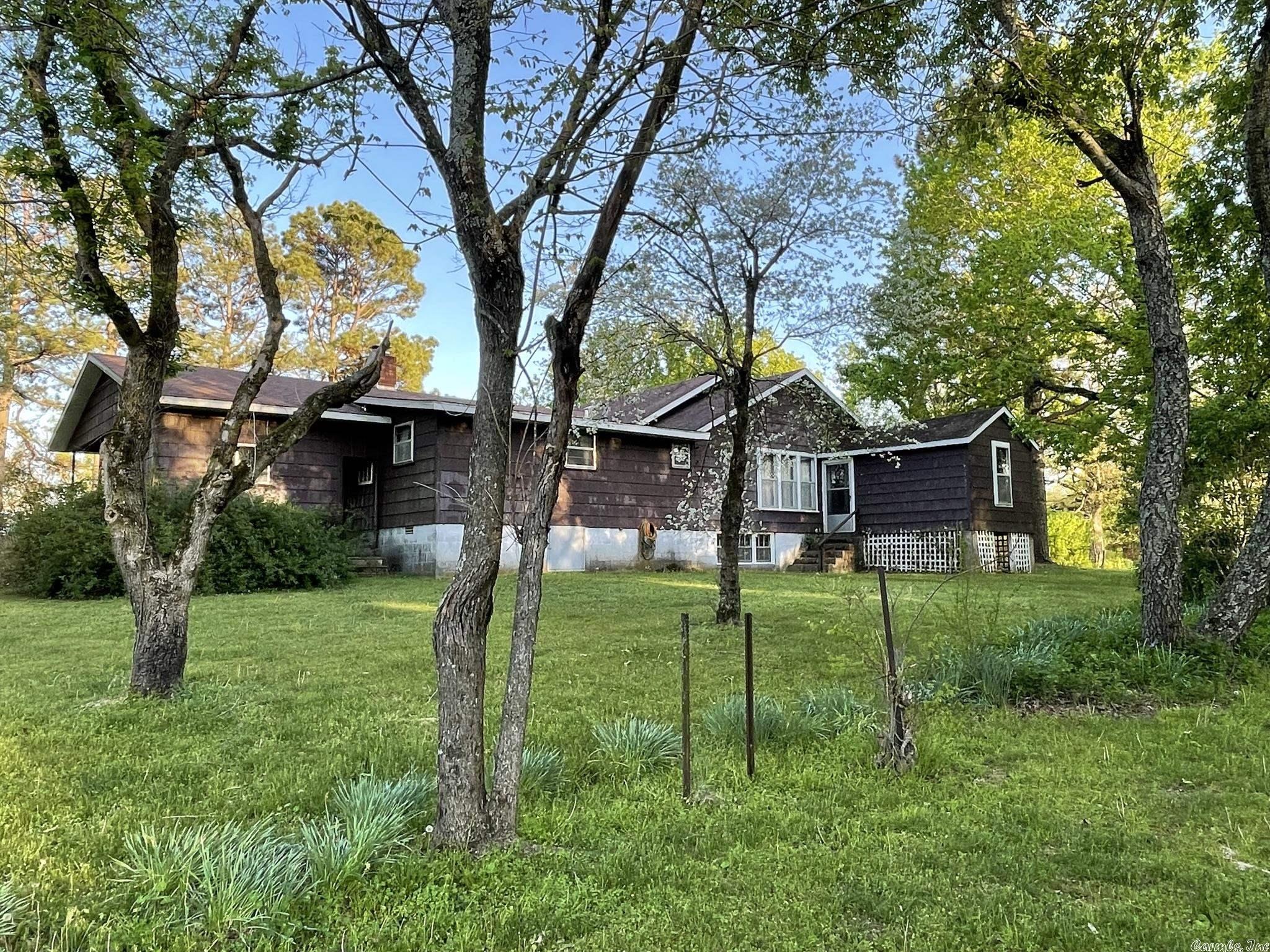 31 Nix Lane Ash Flat, AR 72513