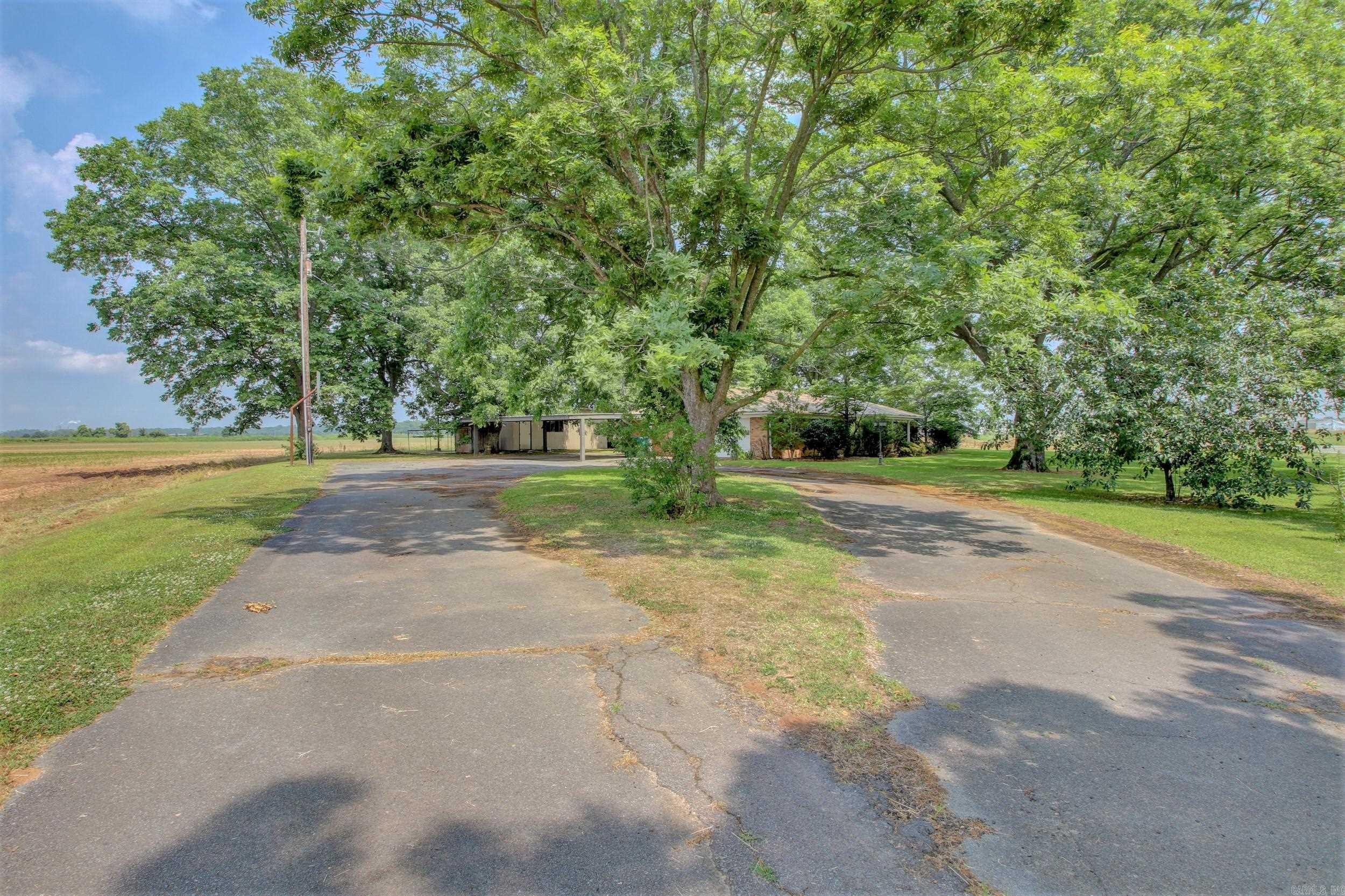 3407 S 65 Highway Pine Bluff, AR 71601