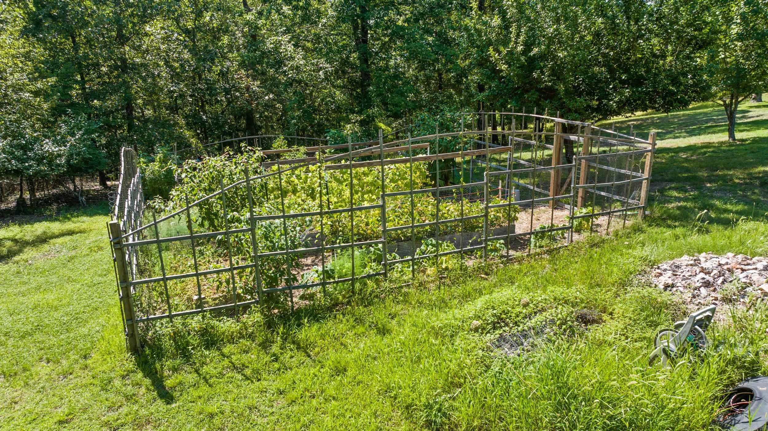 2115 Schnauzer Lane Harriet, AR 72639