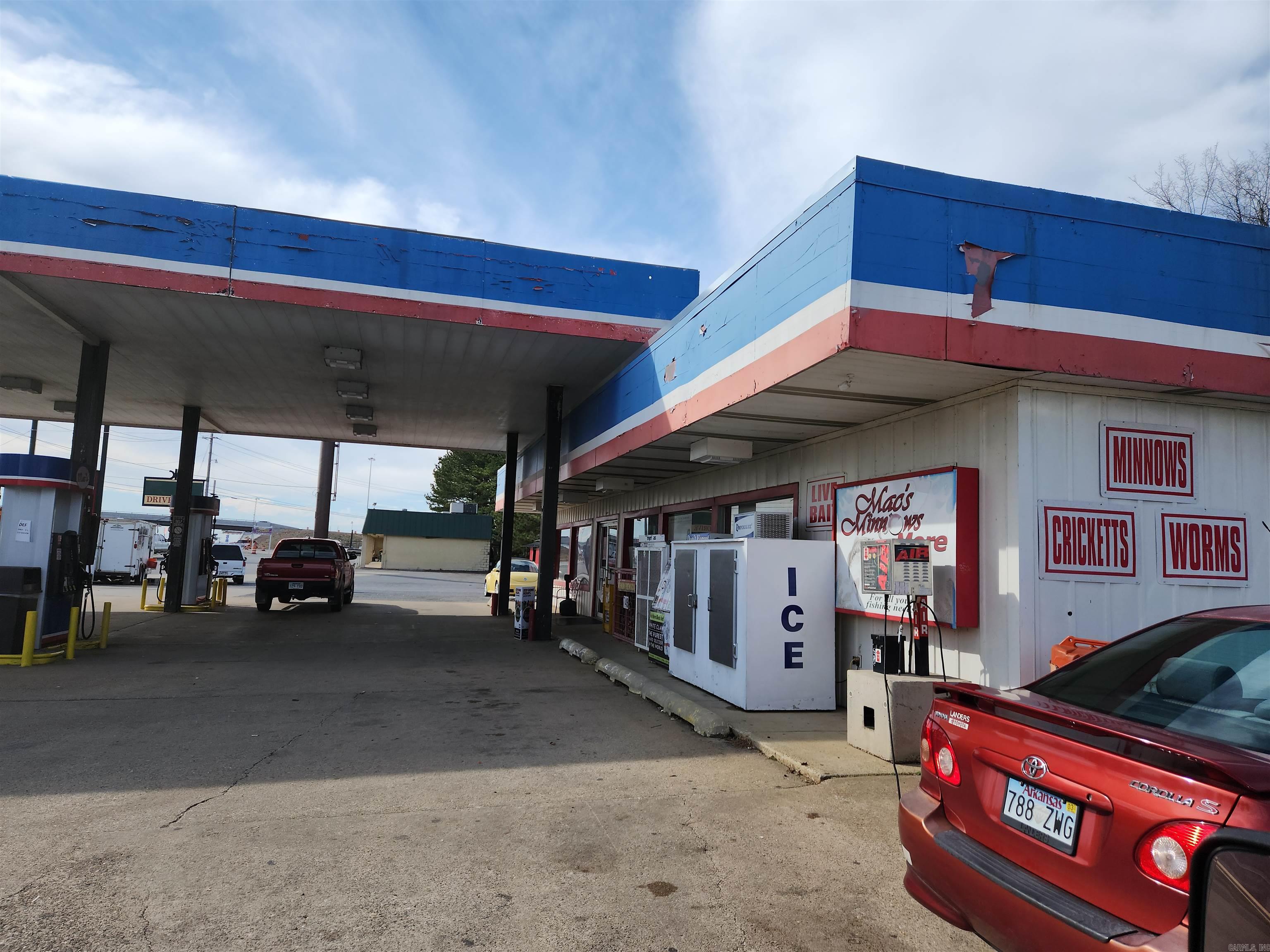 15920-16000 N I-30  Benton, AR