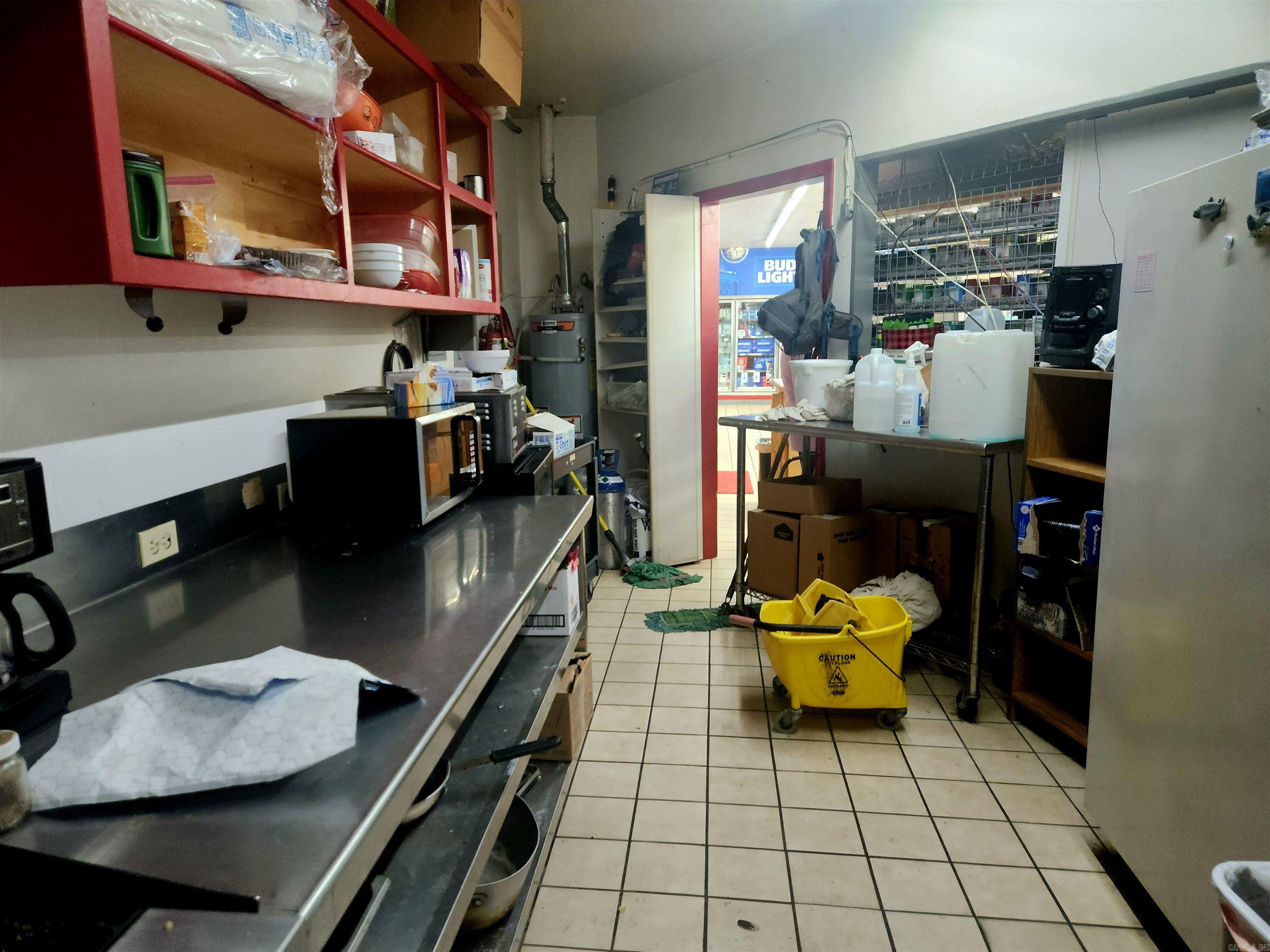 15920-16000 N I-30  Benton, AR