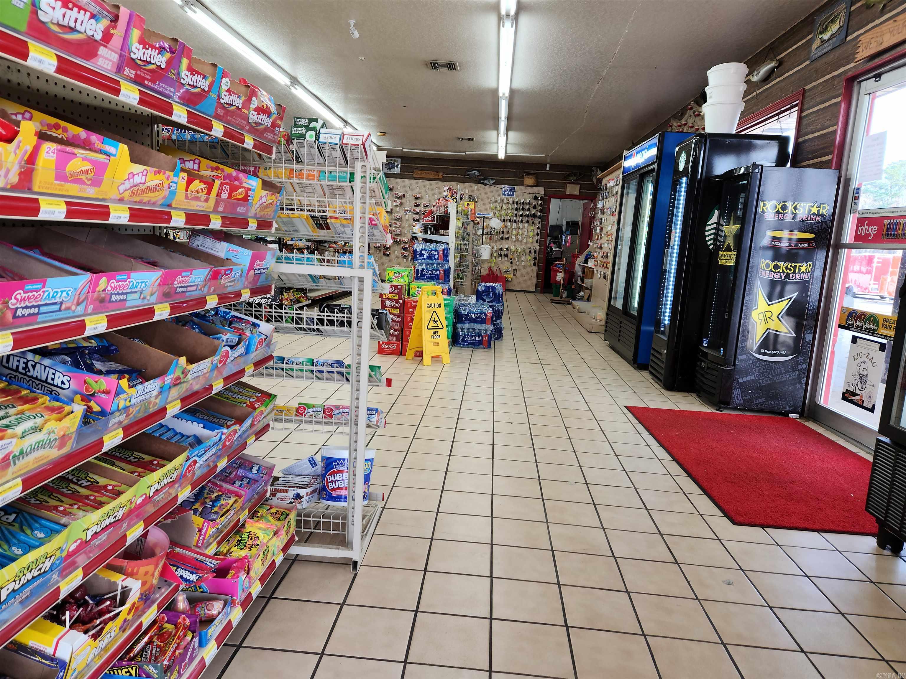 15920-16000 N I-30  Benton, AR