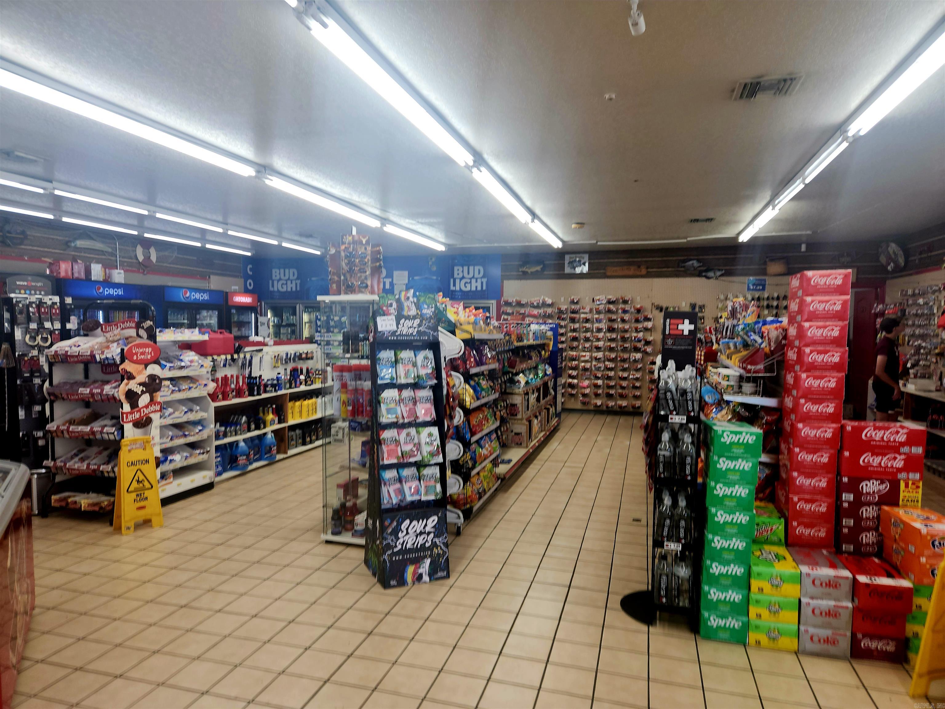 15920-16000 N I-30  Benton, AR