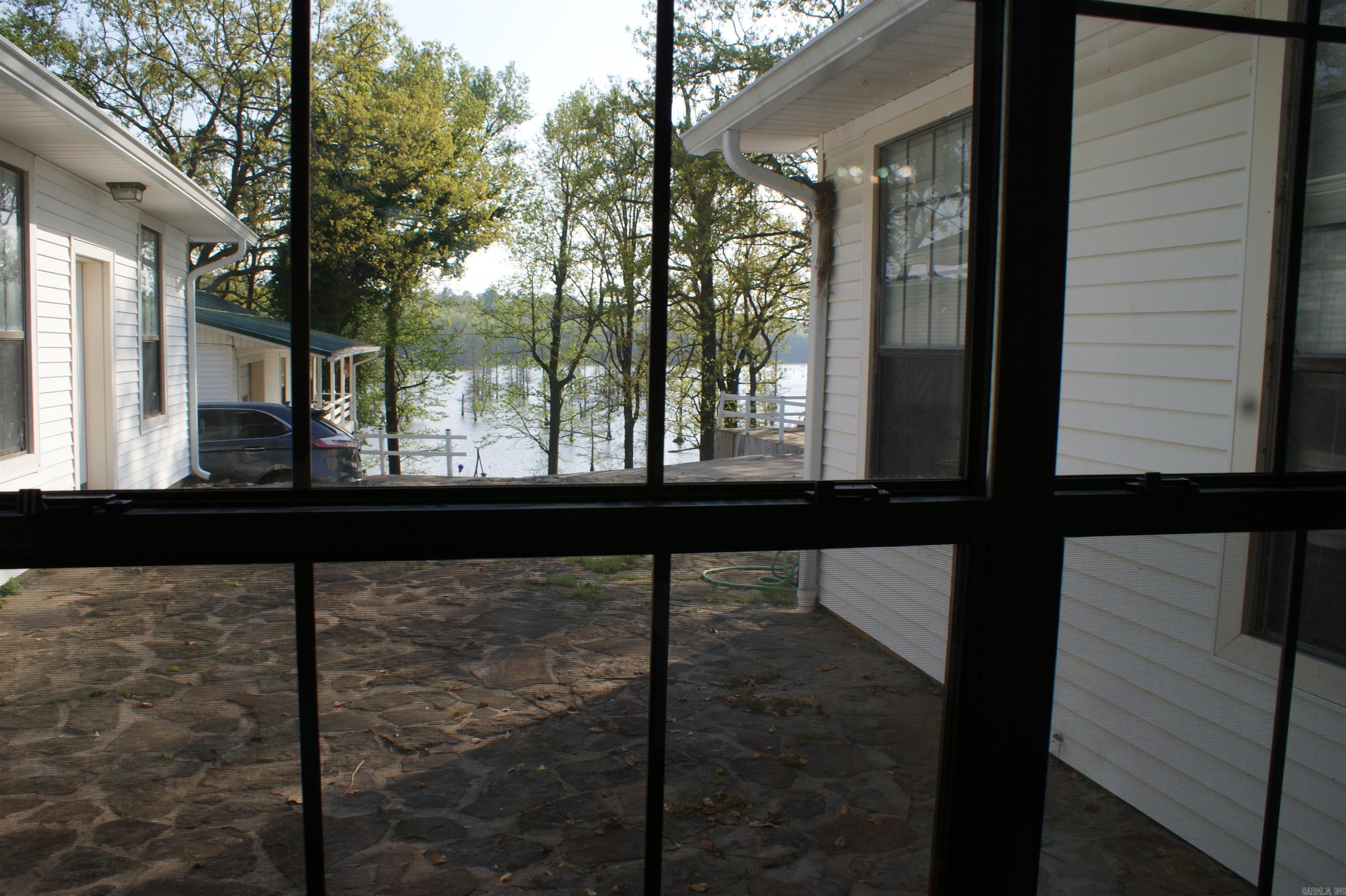 128 S Hwy 89 — photo 3