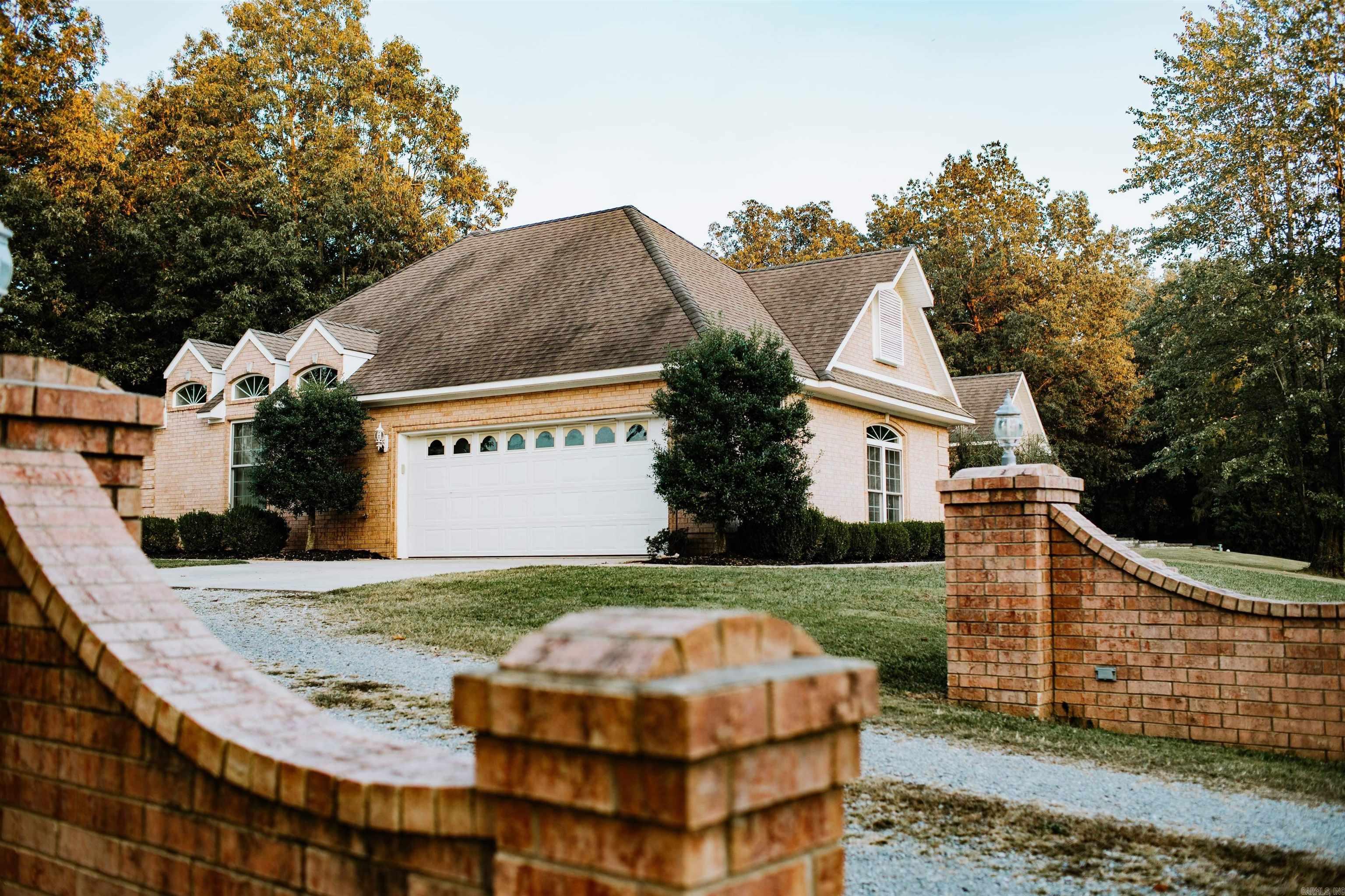 2121 Lakewood Drive Piggott, AR 72454