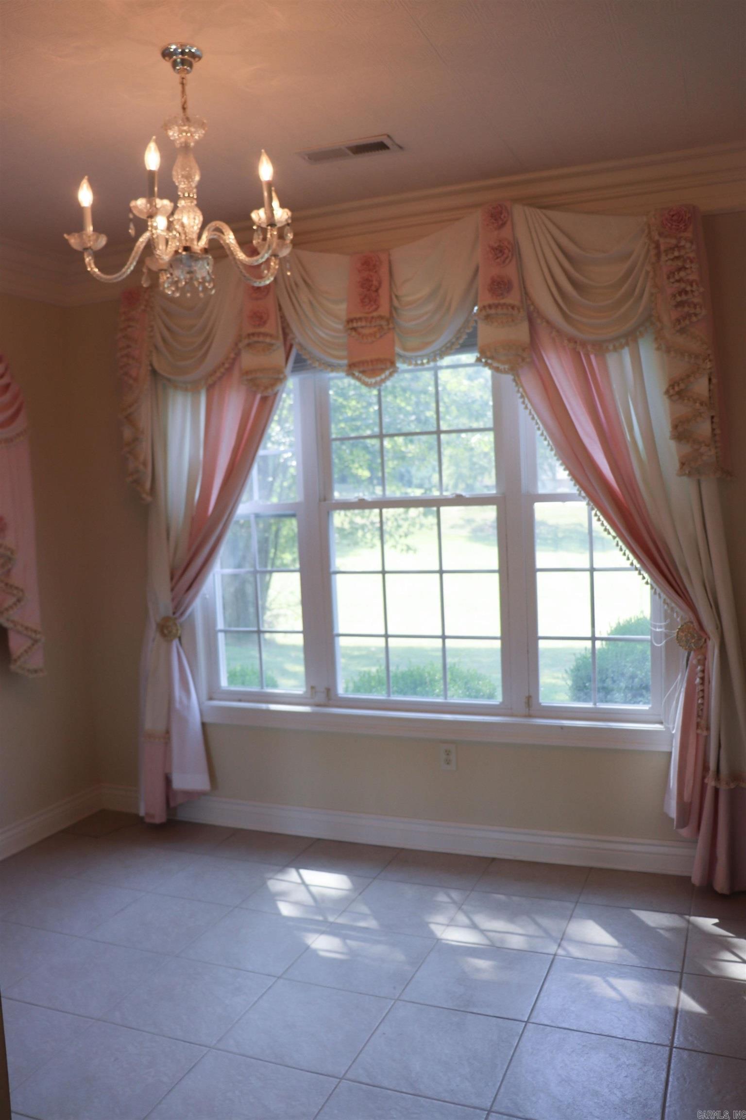 2121 Lakewood Drive Piggott, AR 72454