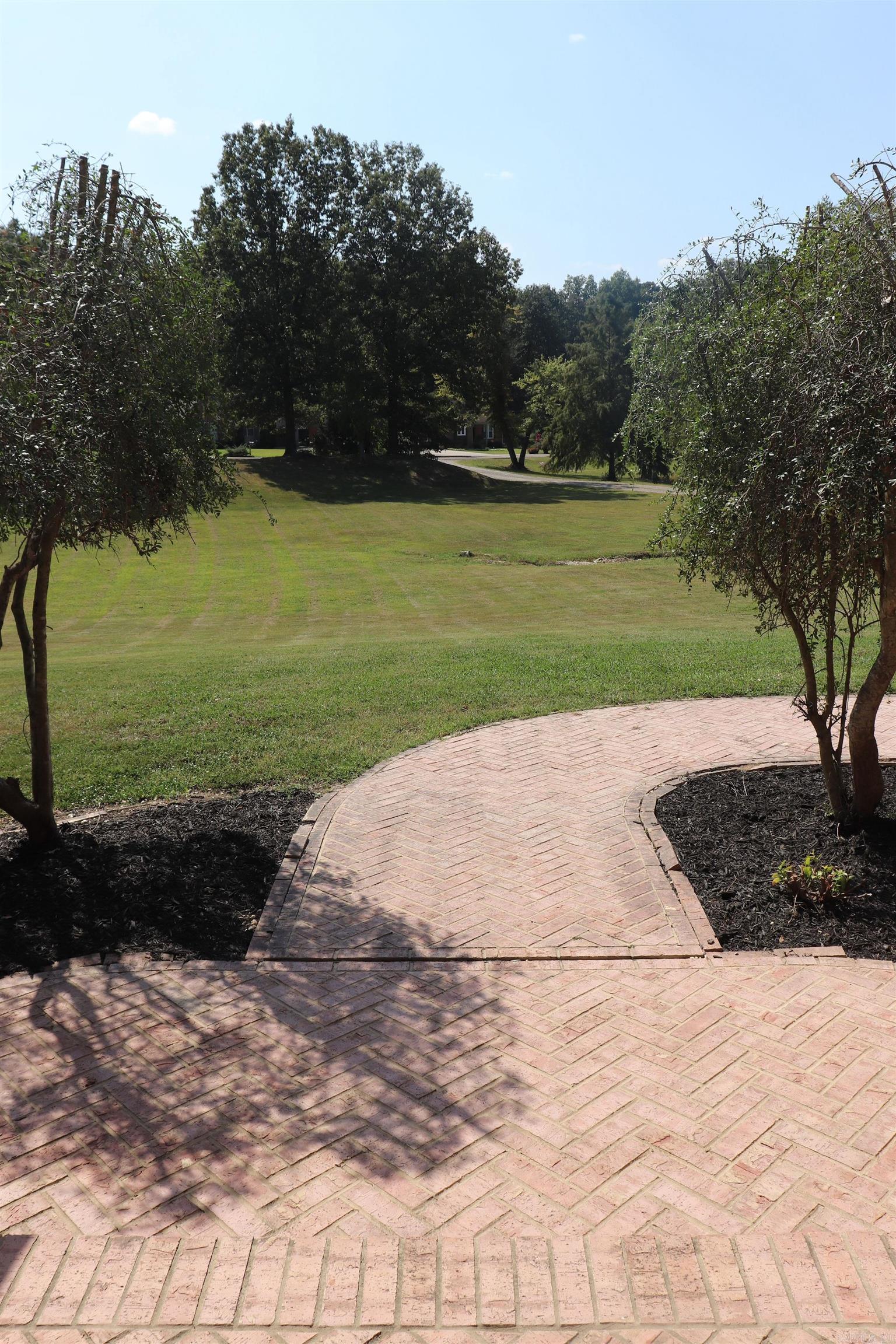 2121 Lakewood Drive Piggott, AR 72454