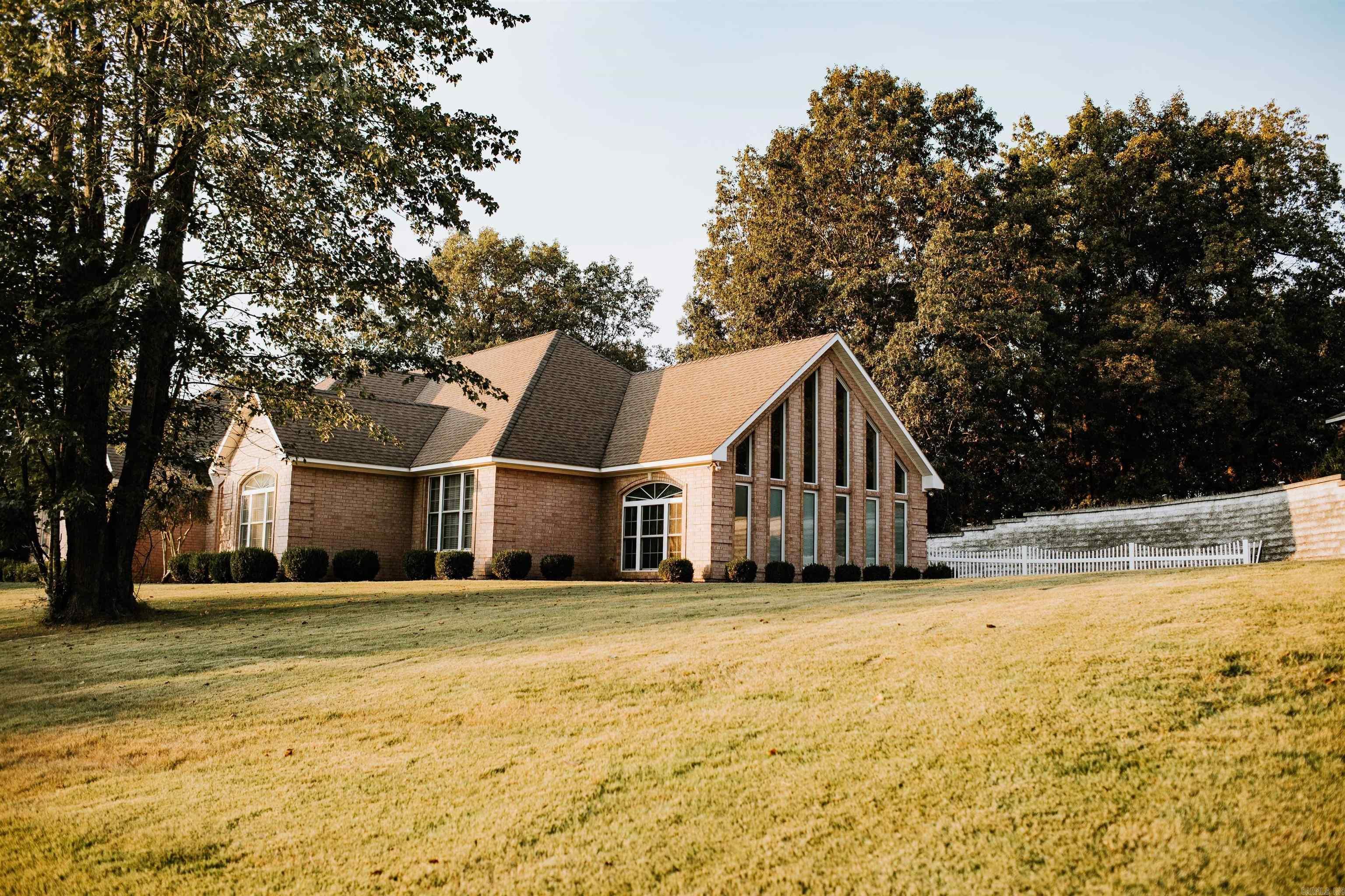 2121 Lakewood Drive Piggott, AR 72454