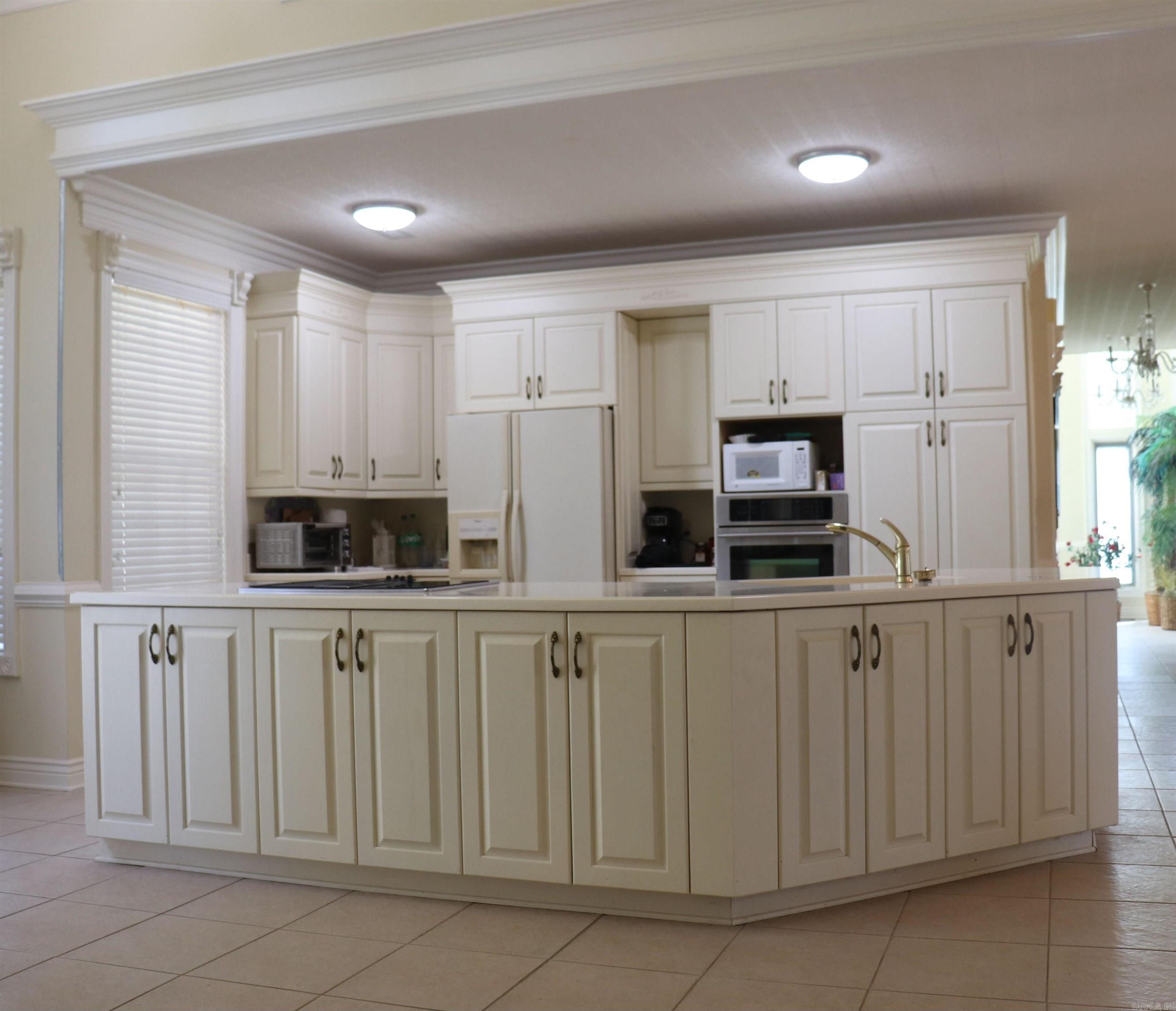 2121 Lakewood Drive Piggott, AR 72454