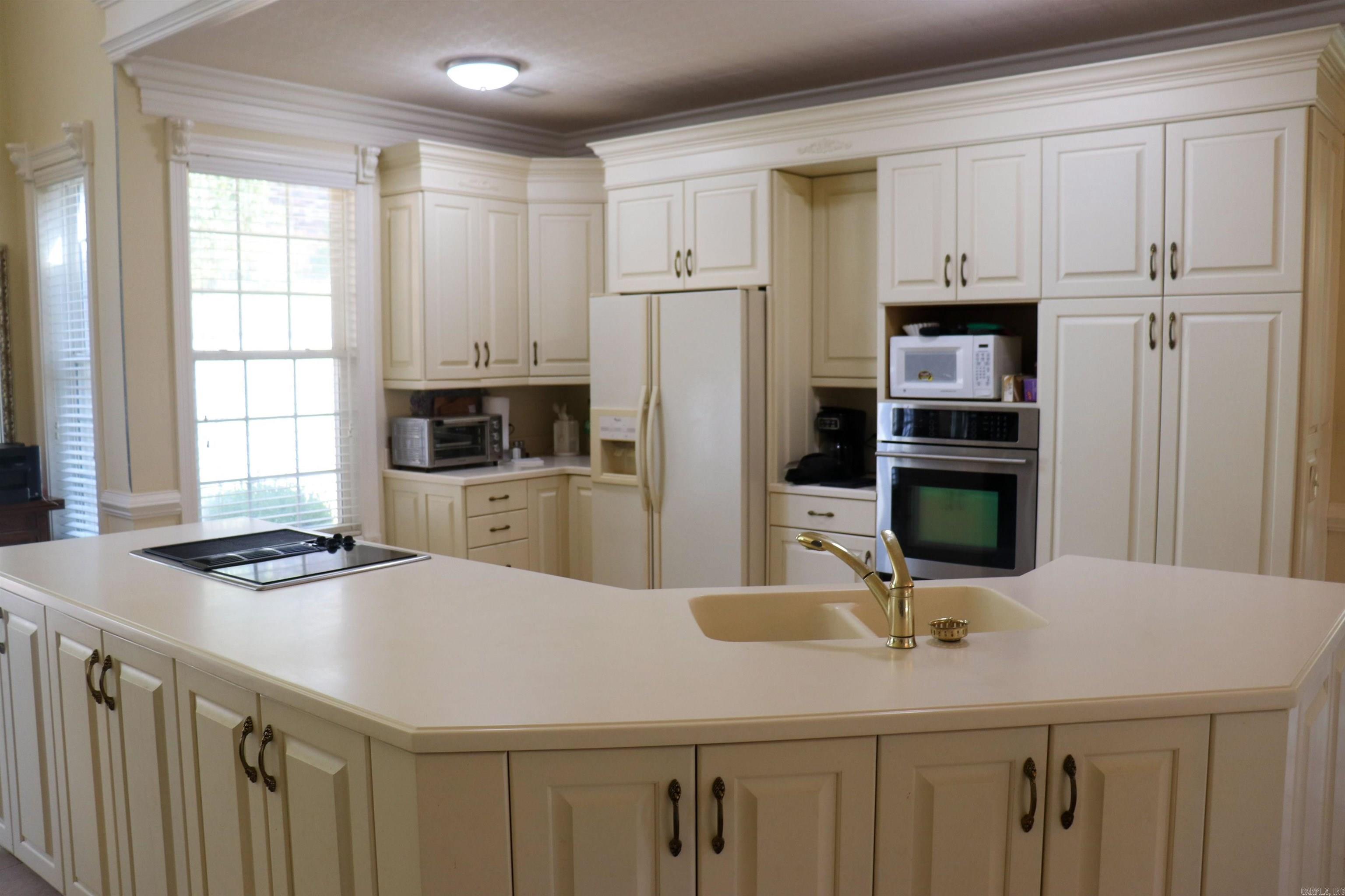 2121 Lakewood Drive Piggott, AR 72454