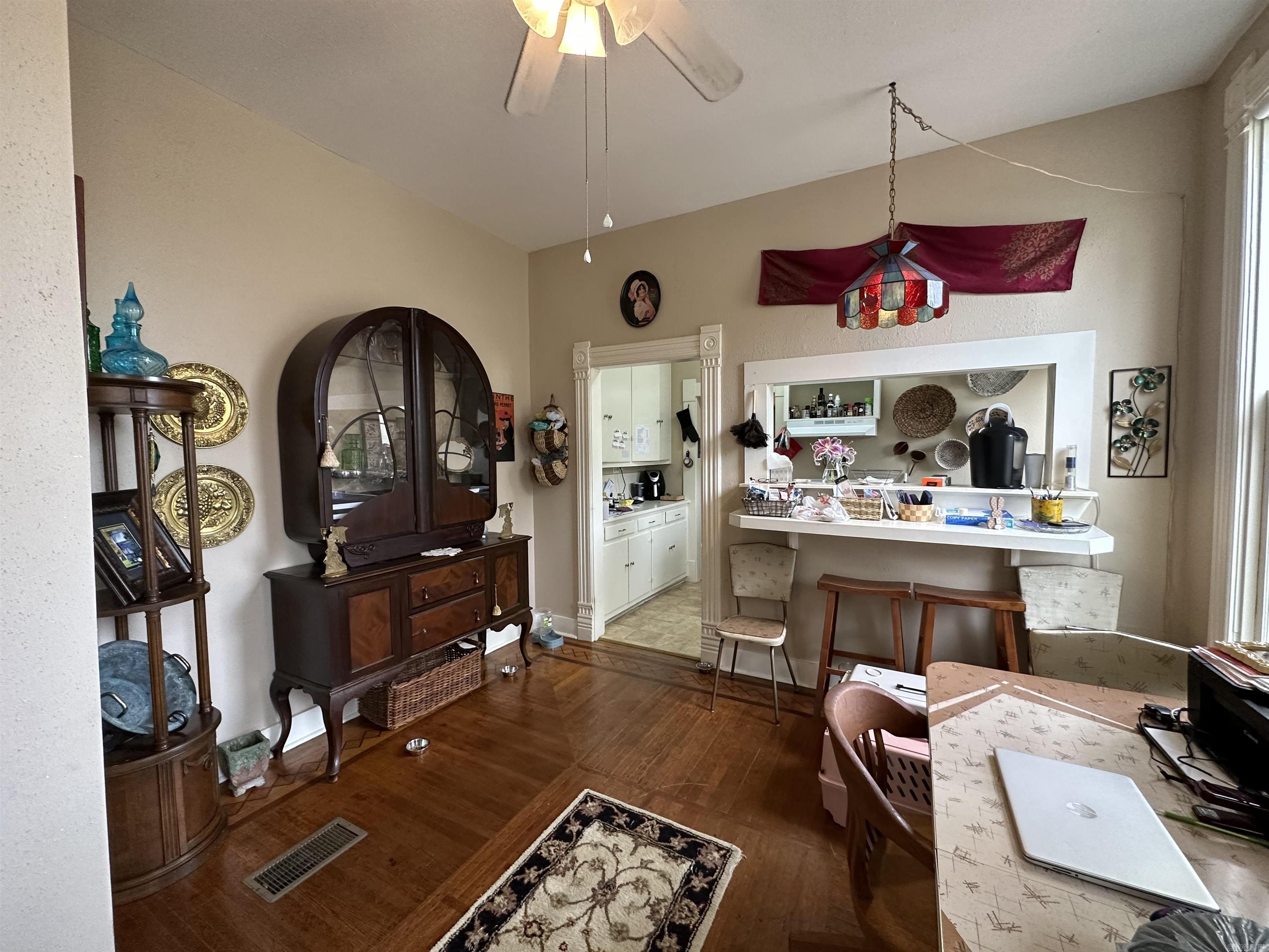 915 E 5th  Texarkana, AR