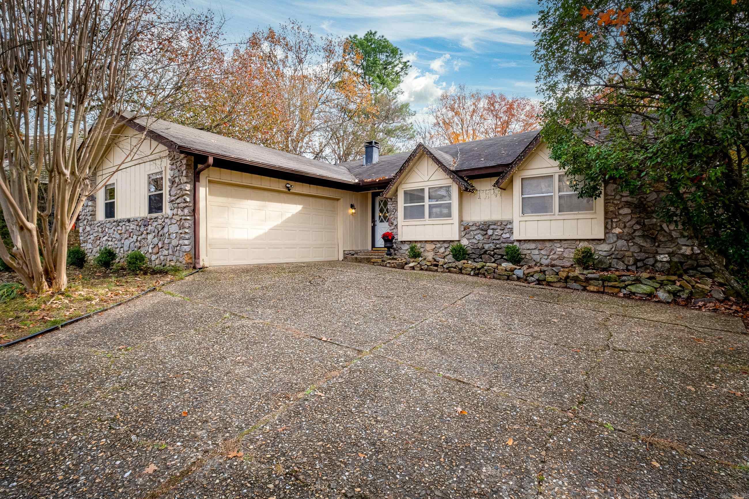 11815 Desoto Forest Drive — photo 2