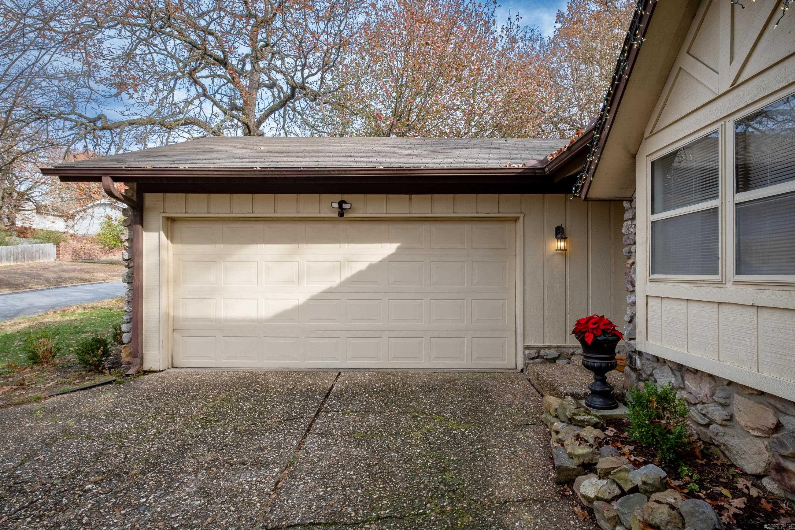 11815 Desoto Forest Drive — photo 3