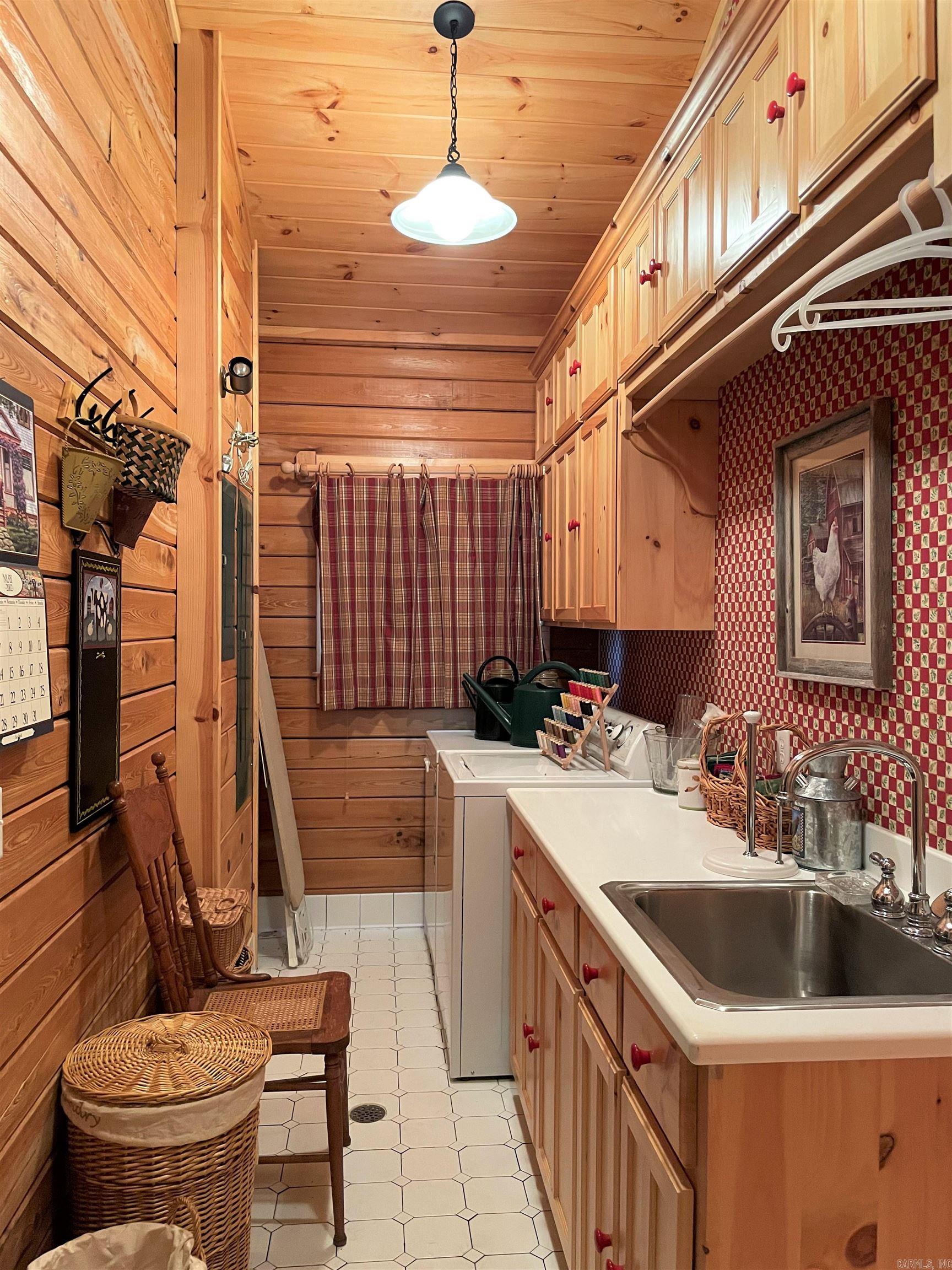 319 Salmon Lane Watson, OK 74963