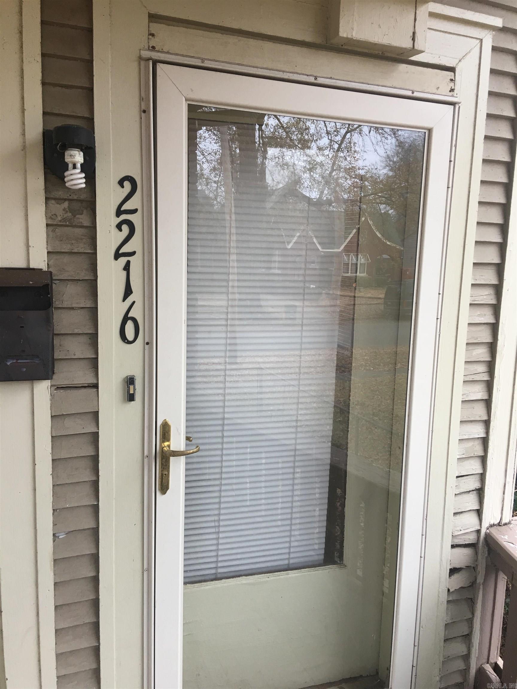 2216 S Izard  Little Rock, AR