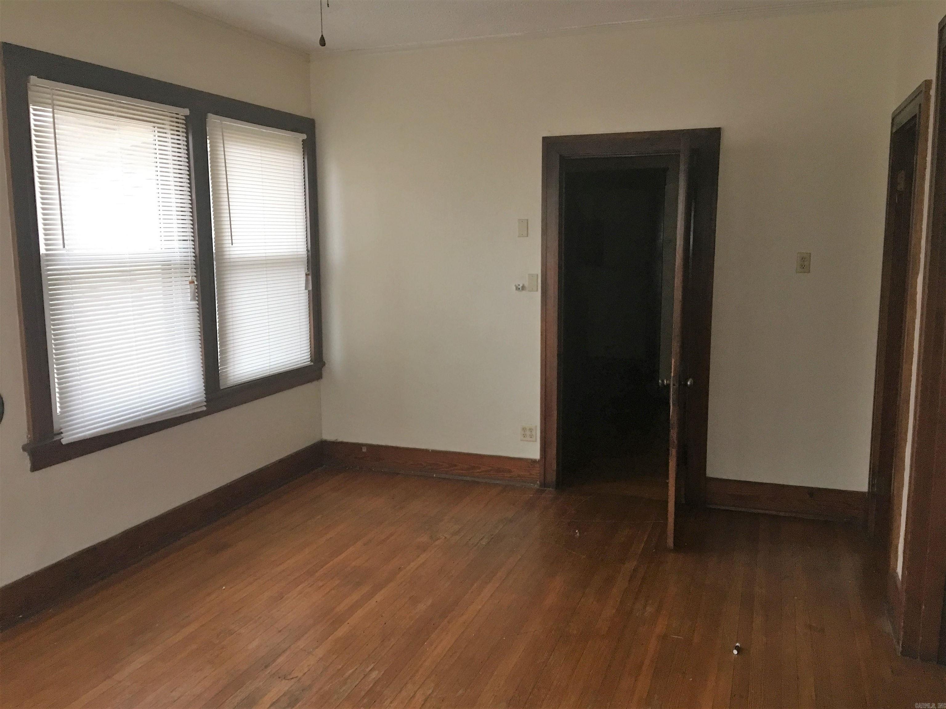 2216 S Izard  Little Rock, AR