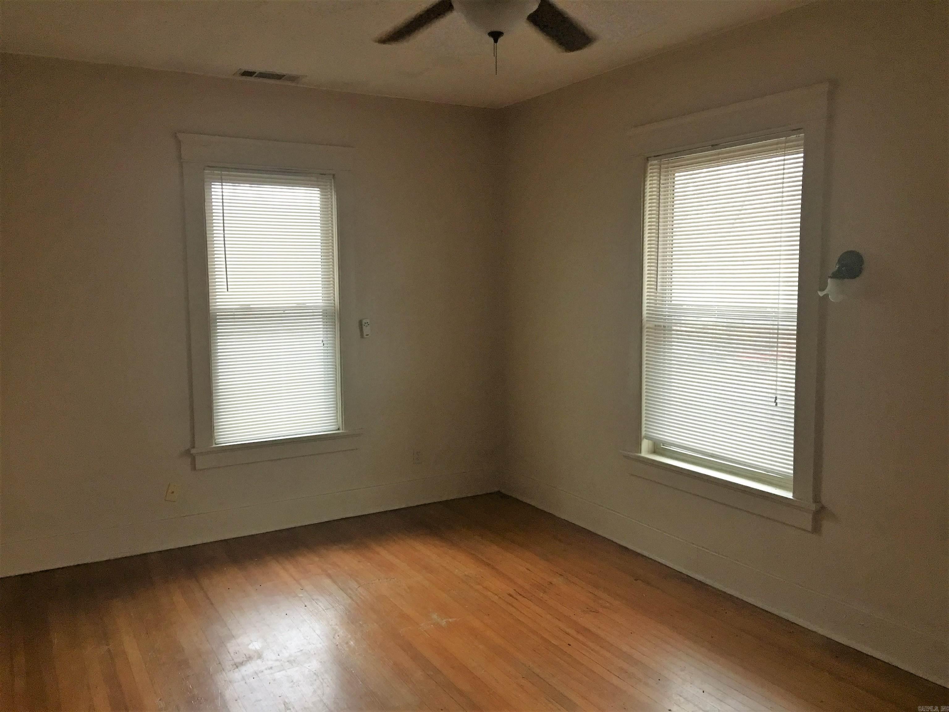 2216 S Izard  Little Rock, AR