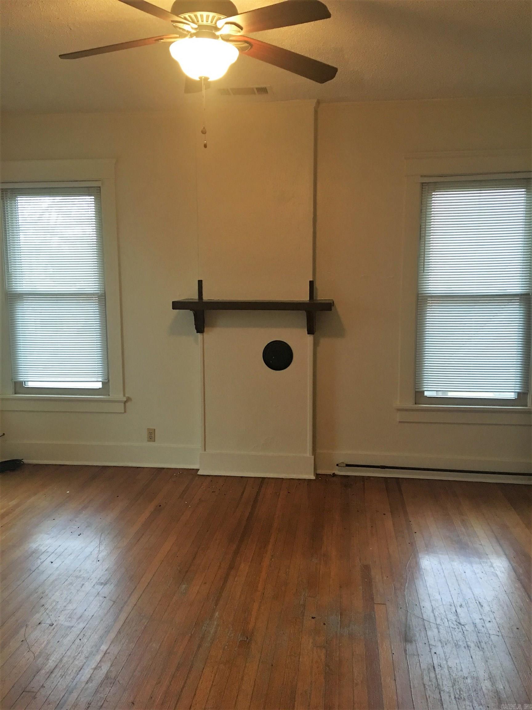 2216 S Izard  Little Rock, AR