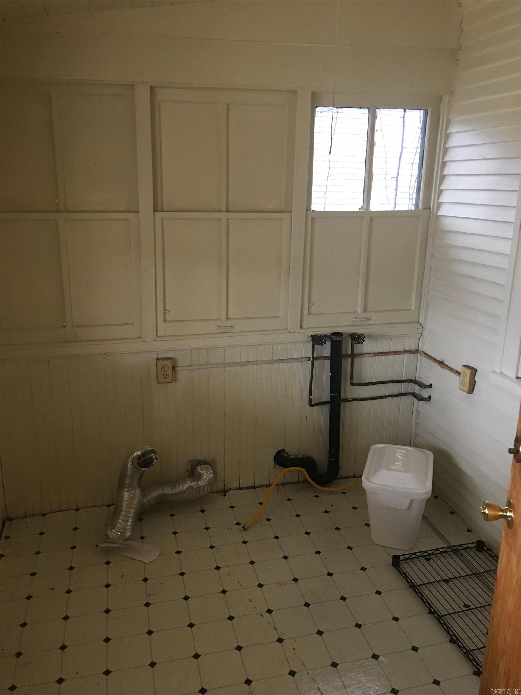 2216 S Izard  Little Rock, AR