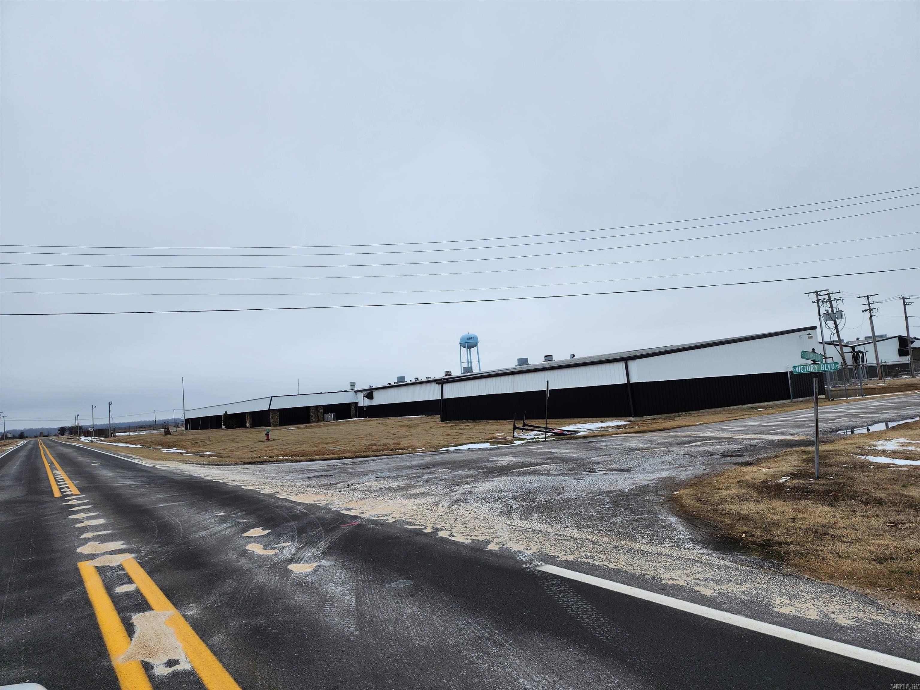 7301 Victory  Newport, AR