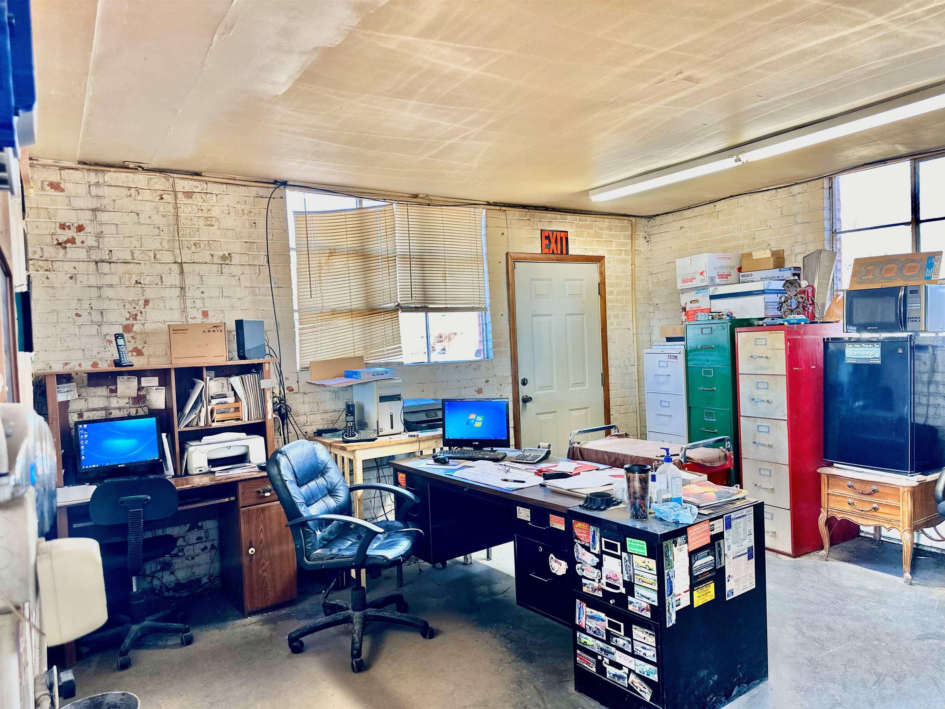 1406 W Main  Clarksville, AR