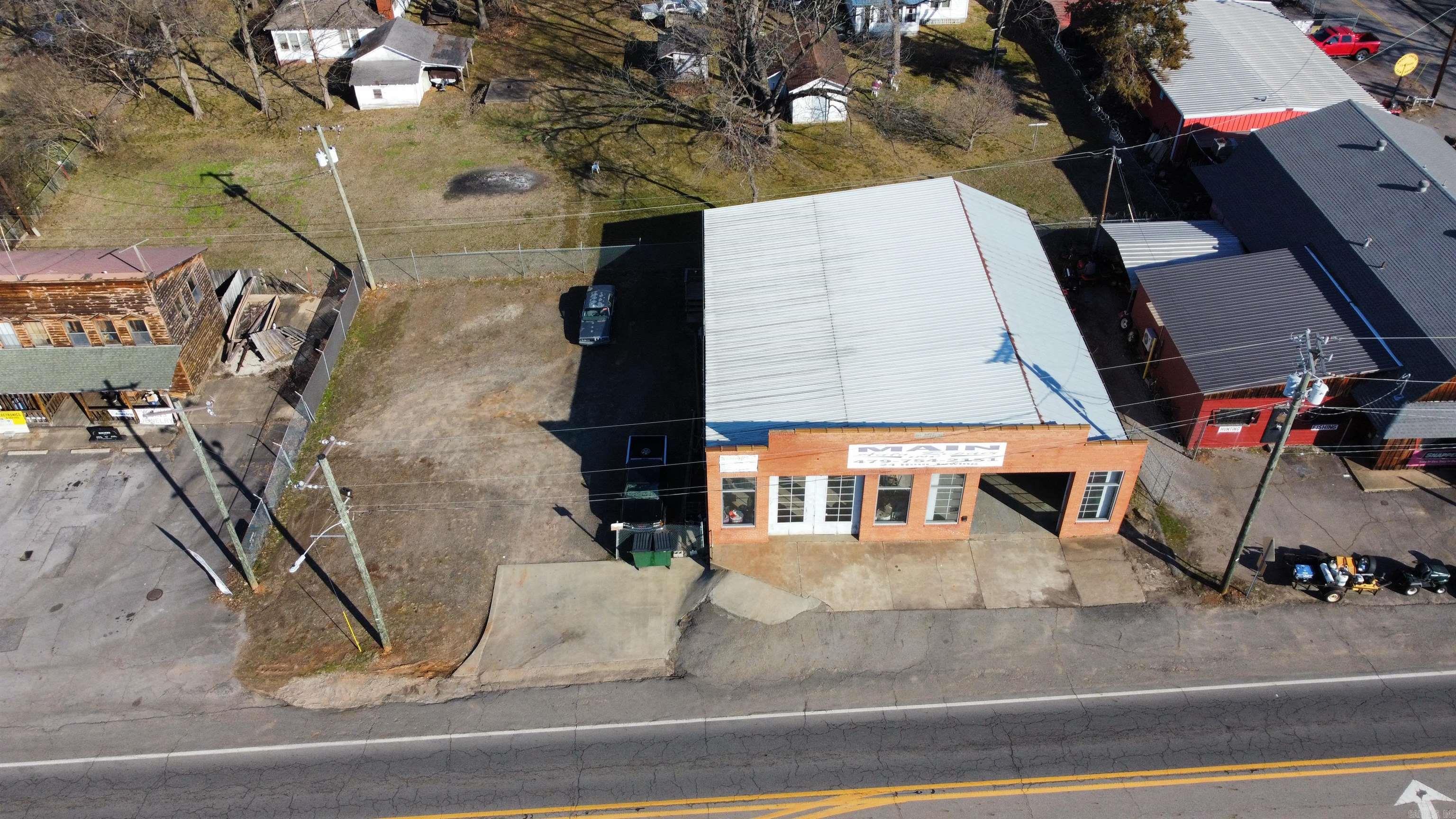 1406 W Main  Clarksville, AR