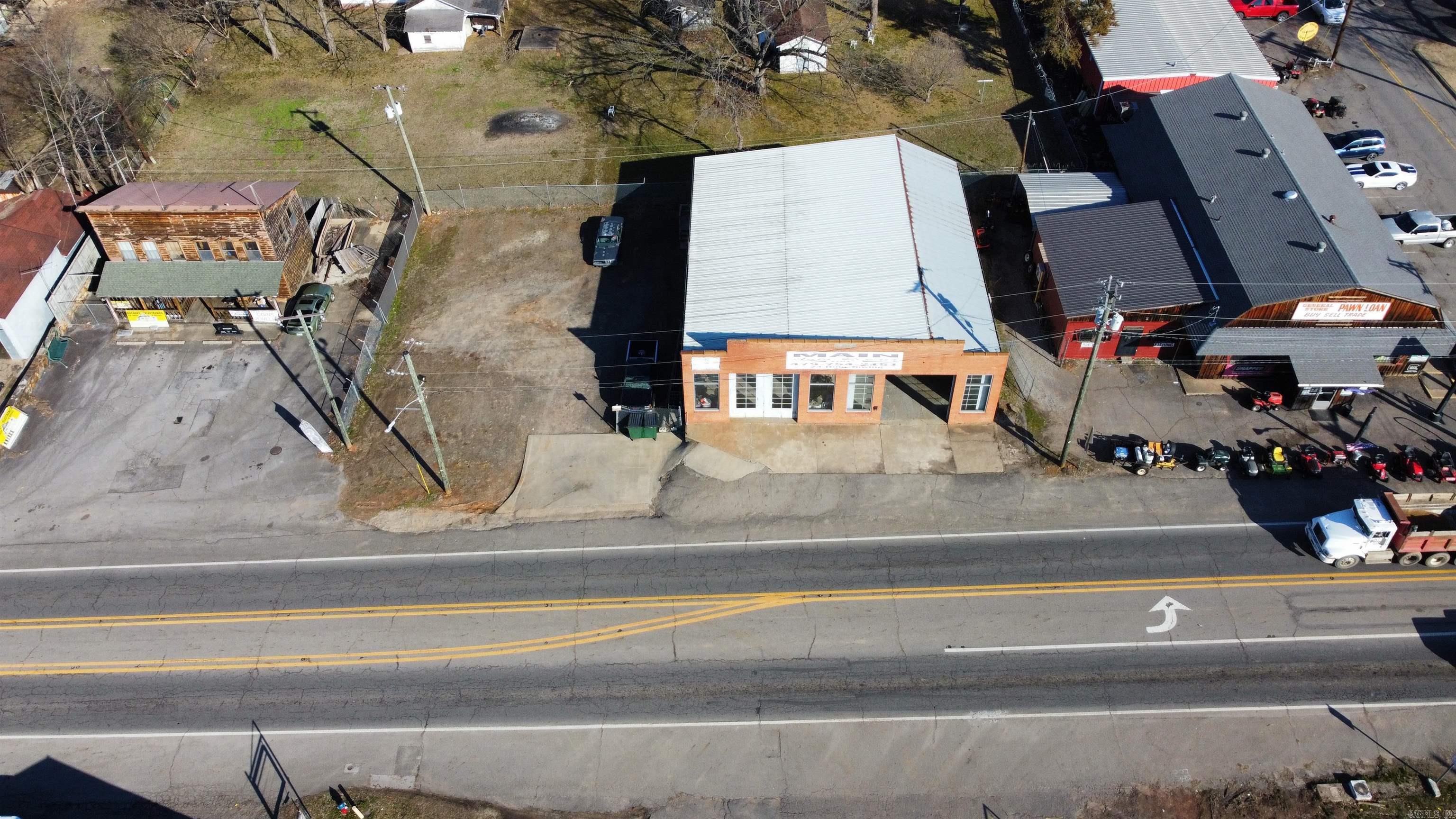 1406 W Main  Clarksville, AR