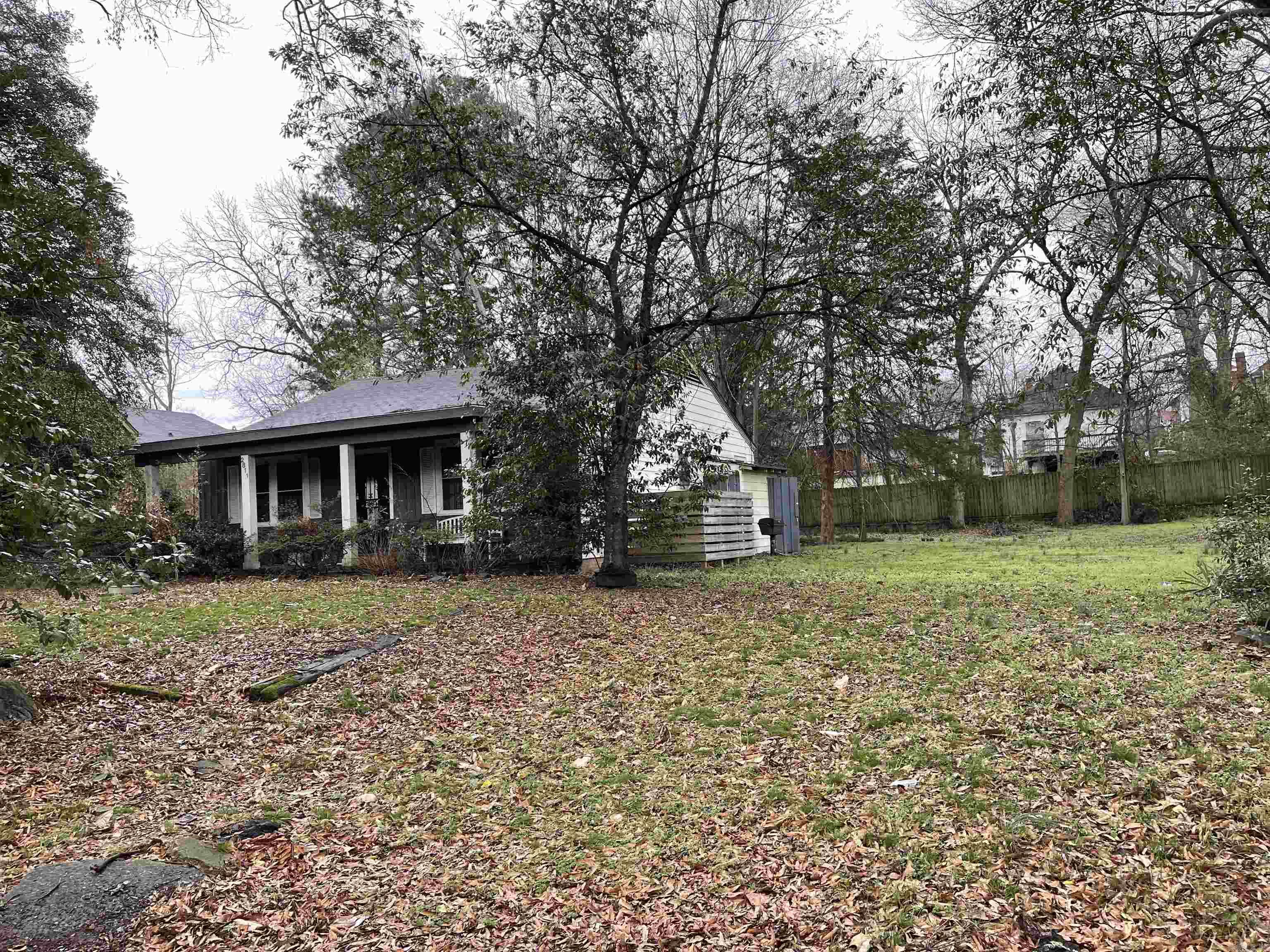 2811 S. Chester St. — photo 2