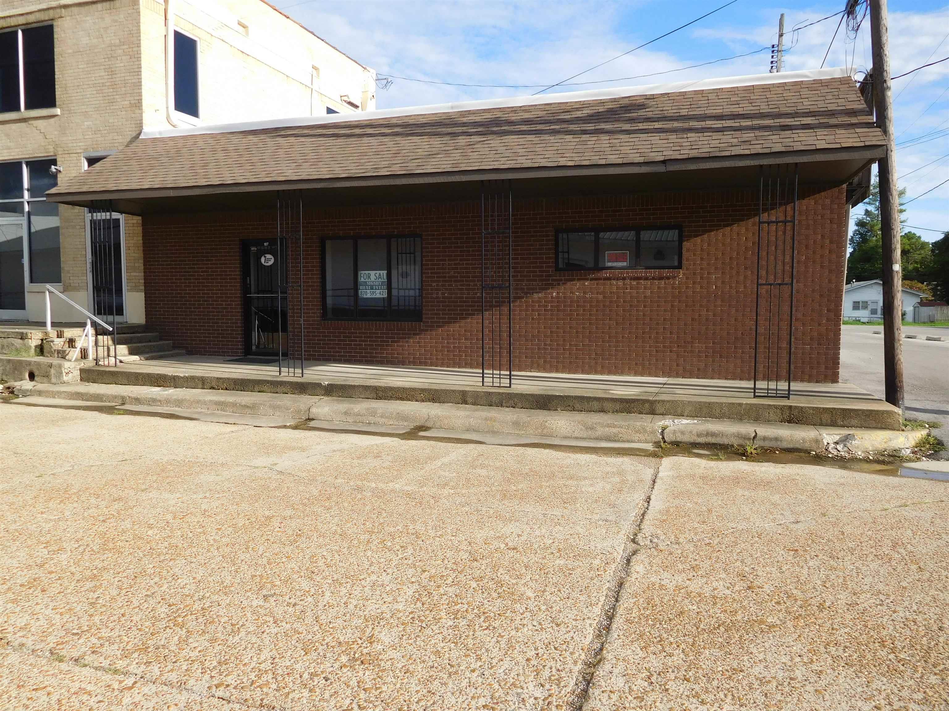 107 W 4th  Rector, AR