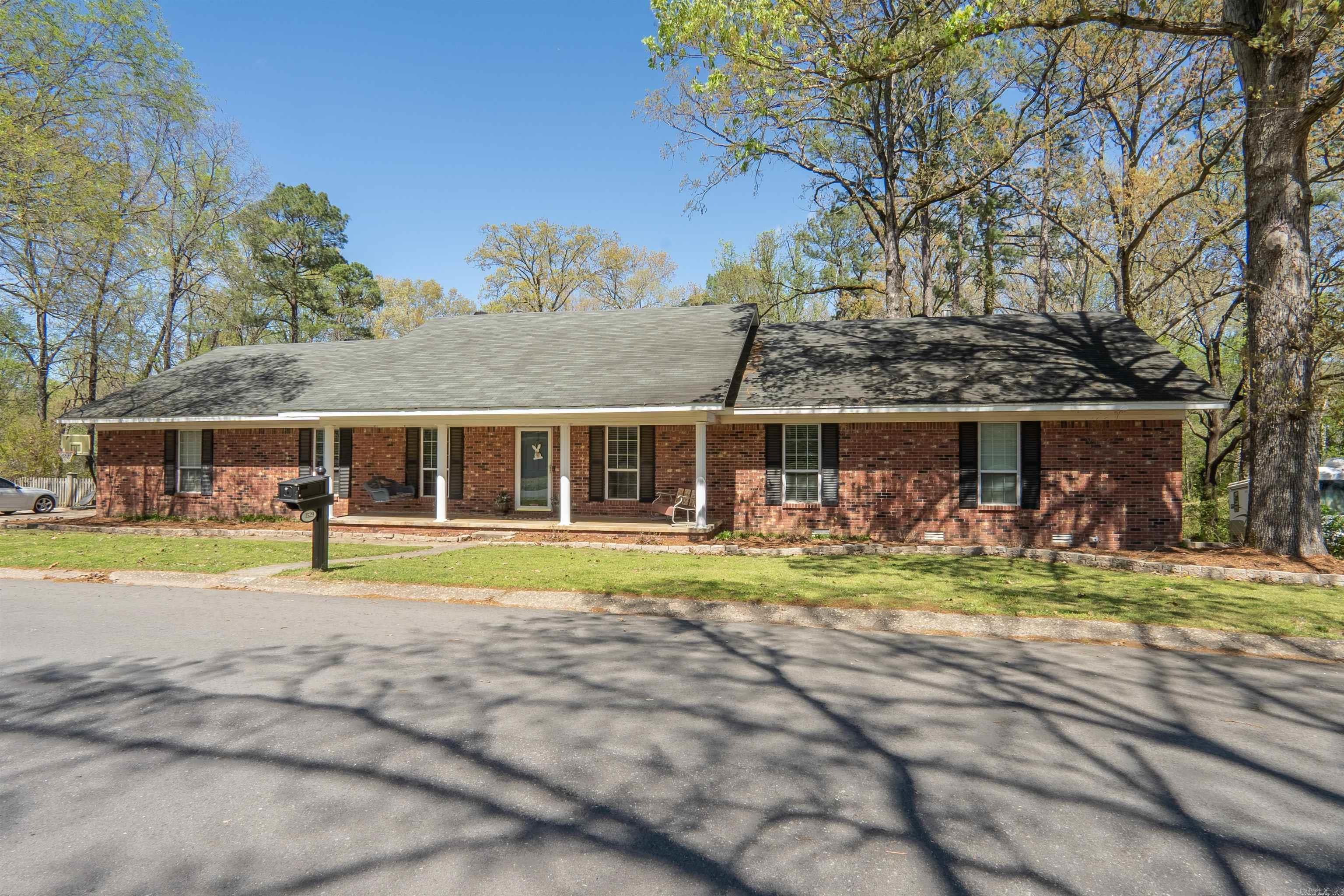 1529 Lenore Drive — photo 3