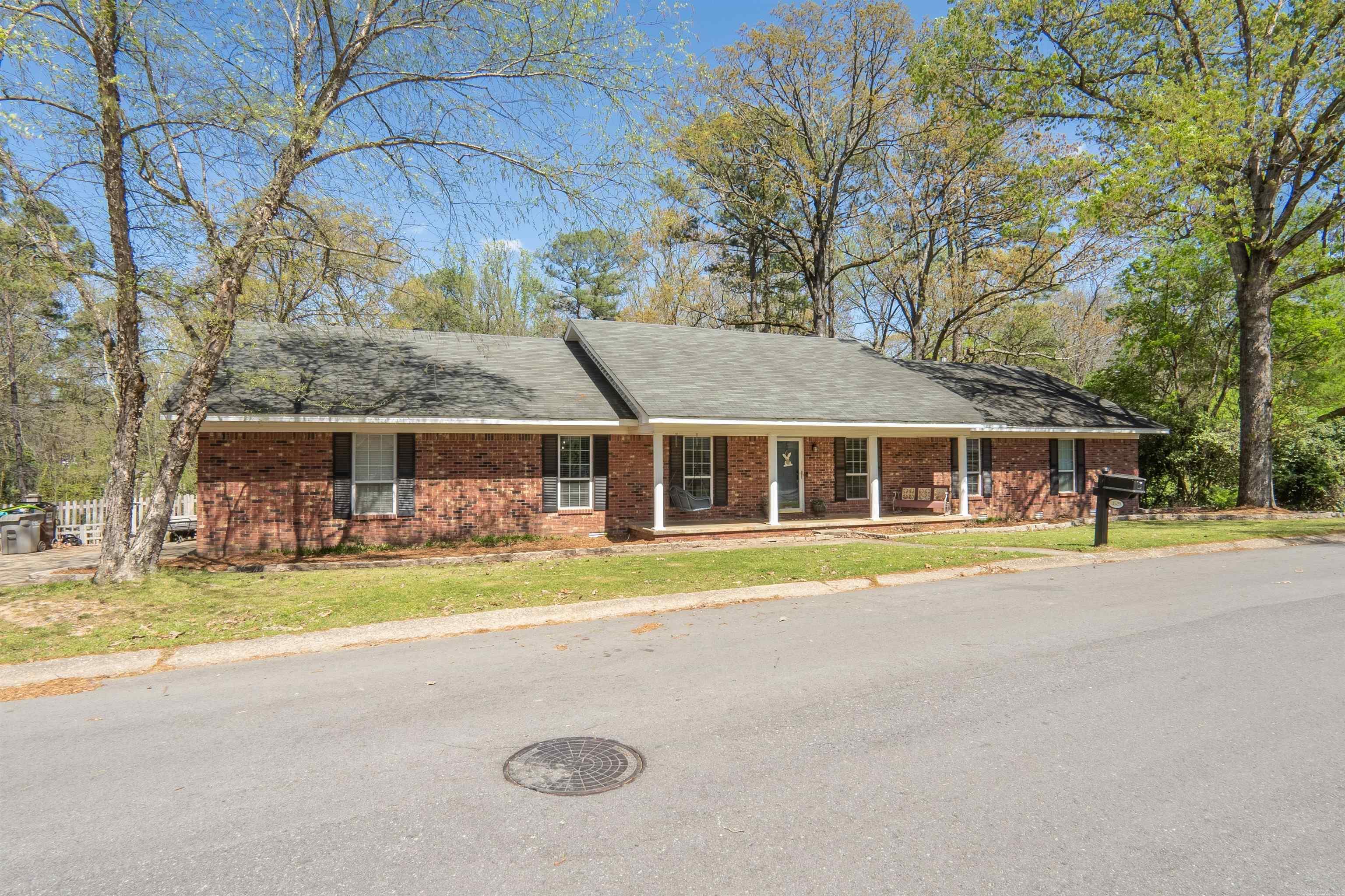 1529 Lenore Drive — photo 4