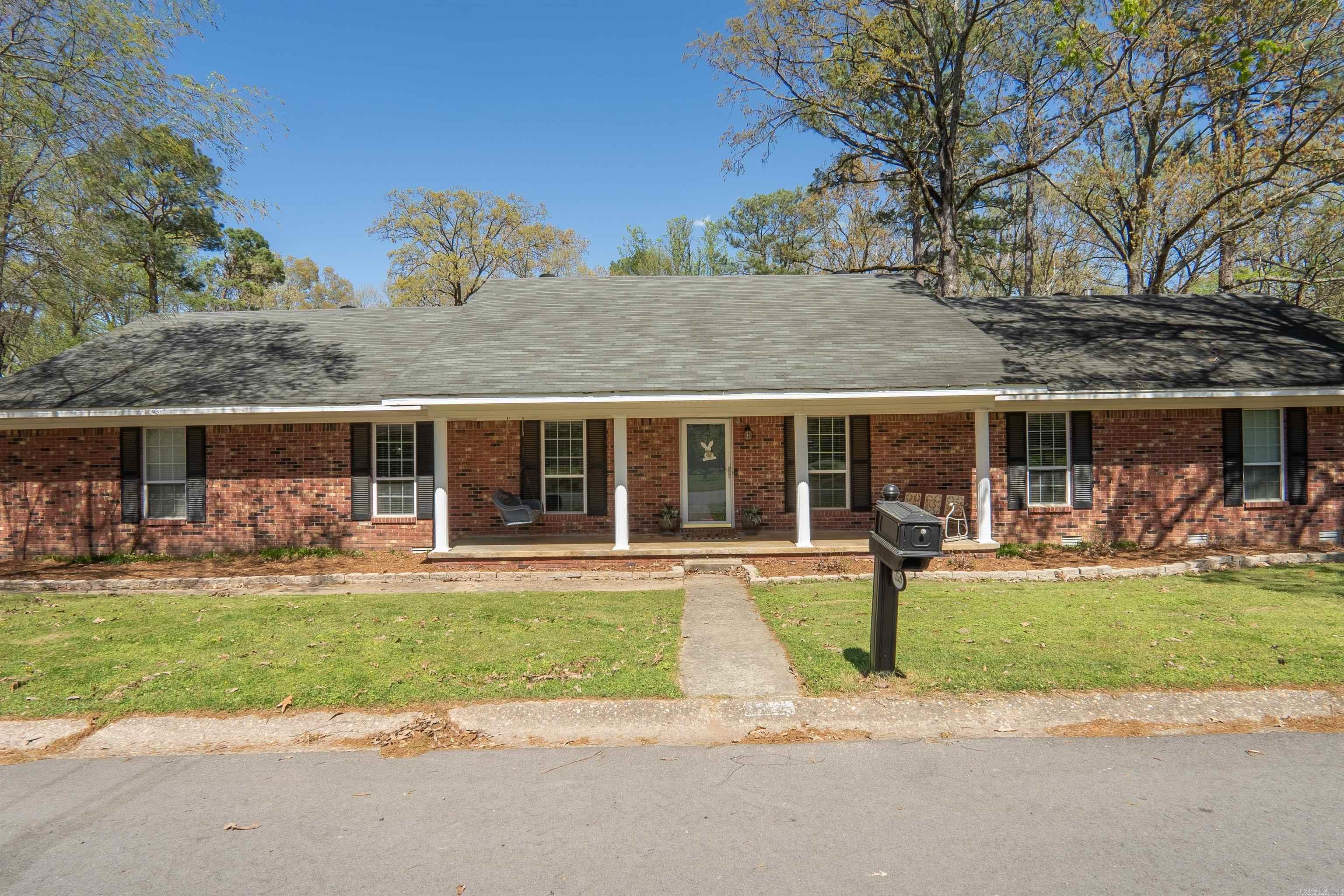 1529 Lenore Drive — photo 5
