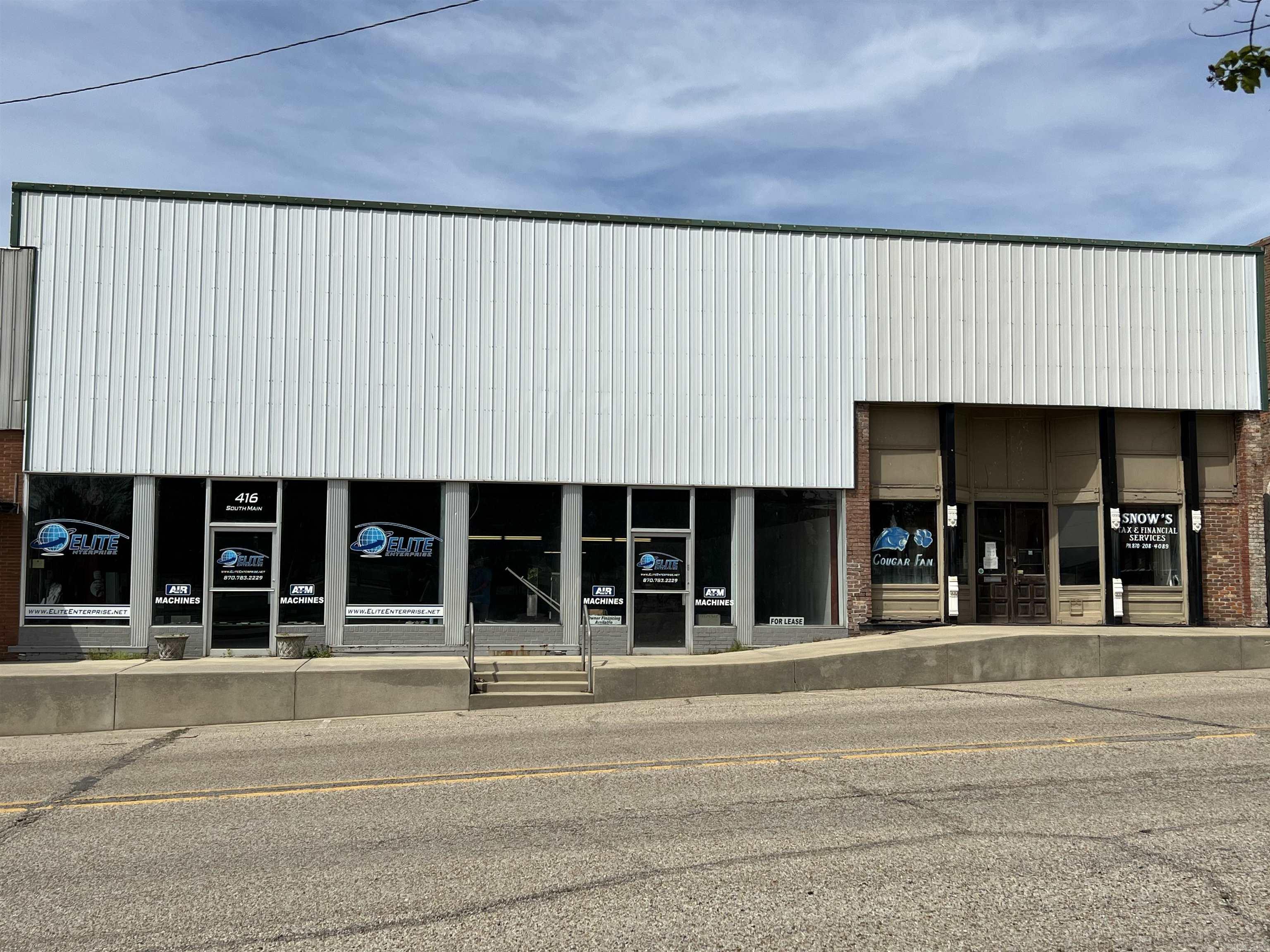 418 S MAIN  Rector, AR