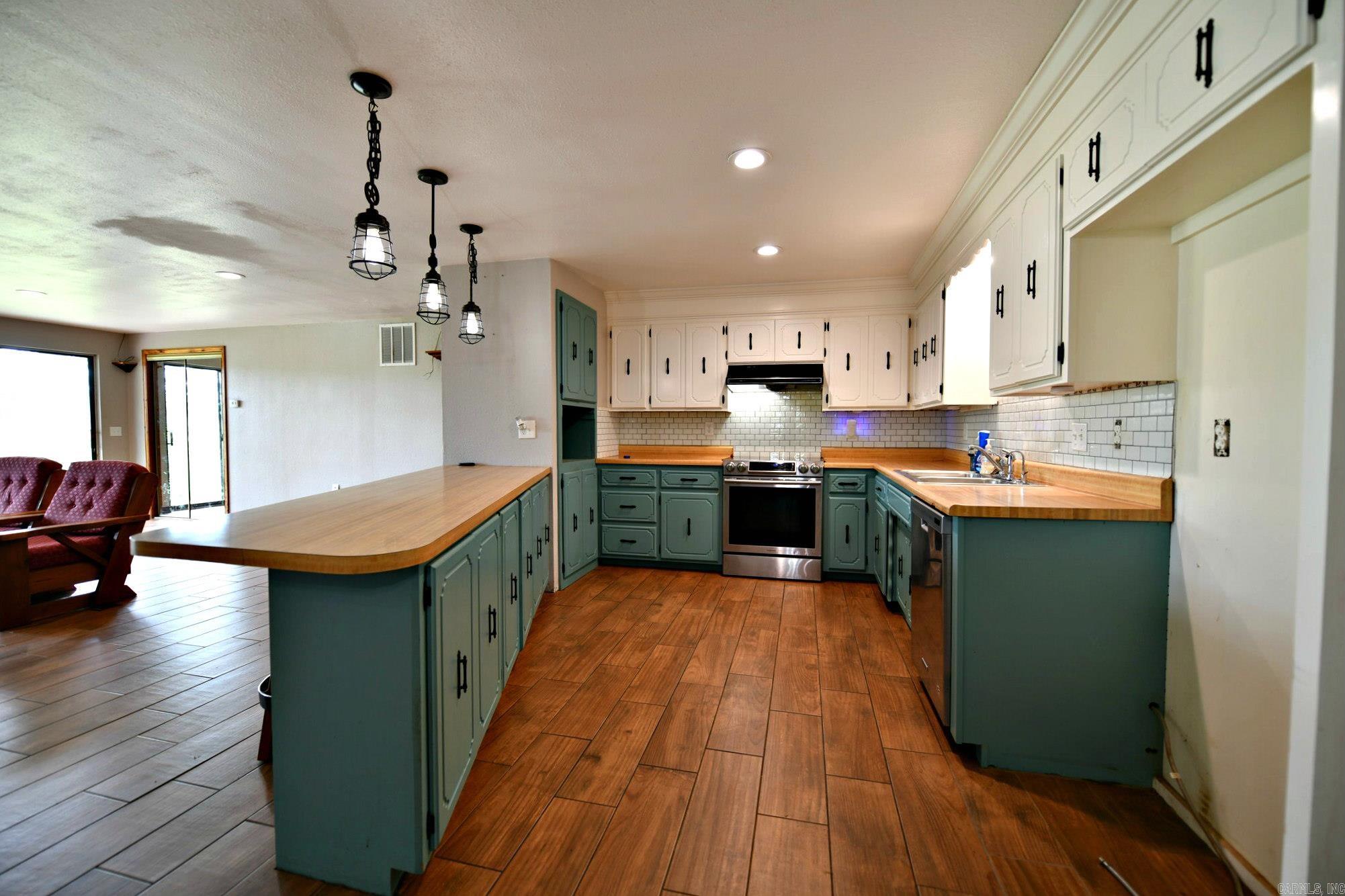 5779 E Hwy 28 Parks, AR 72950