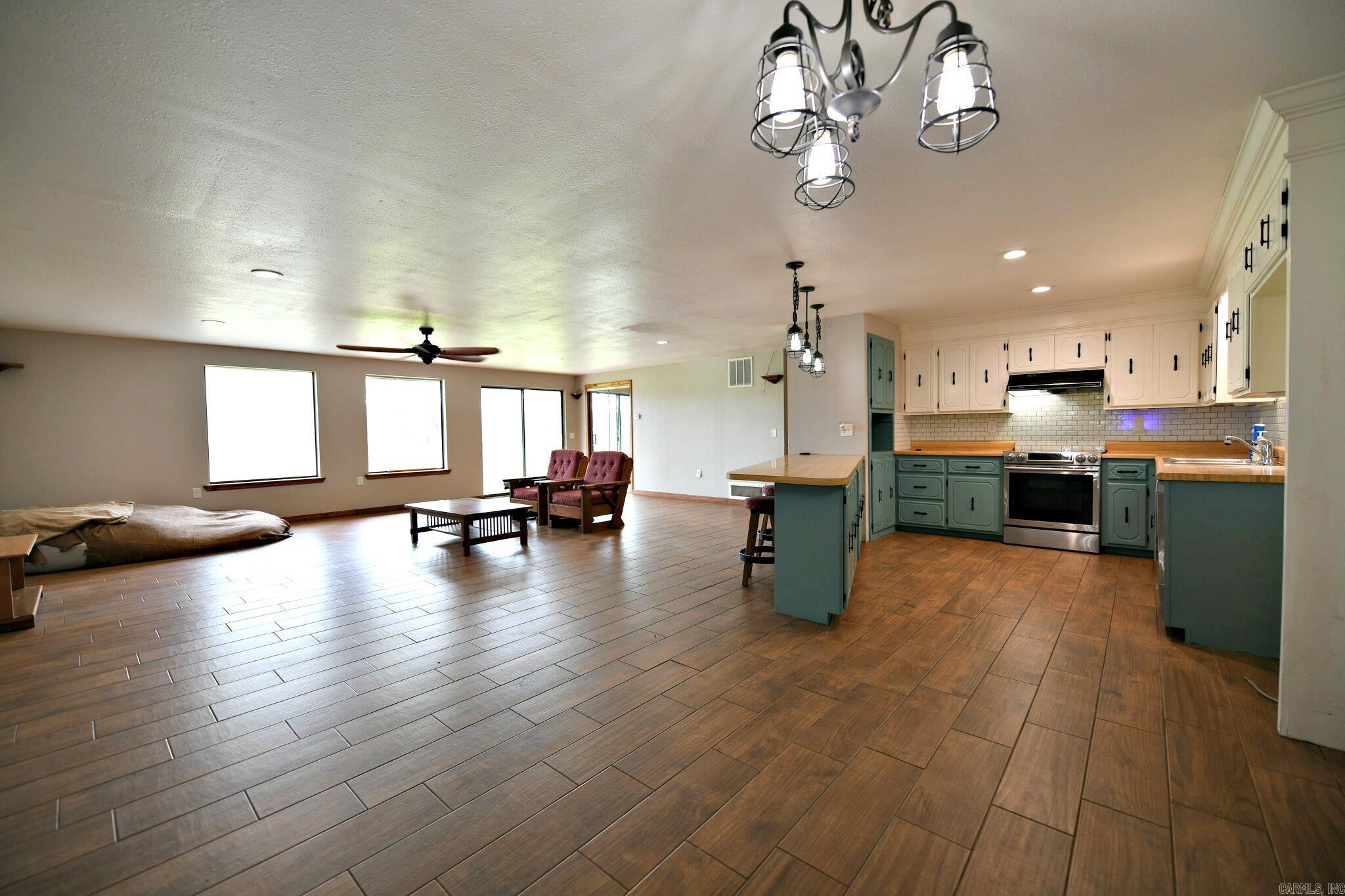 5779 E Hwy 28 Parks, AR 72950