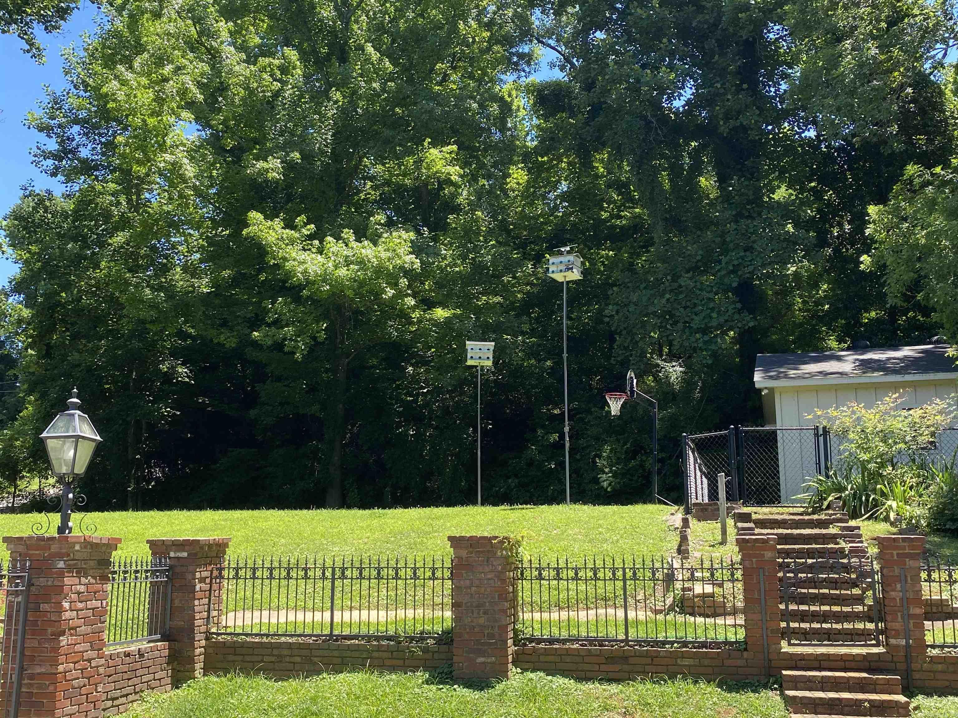 1205 Yorkshire  Helena, AR