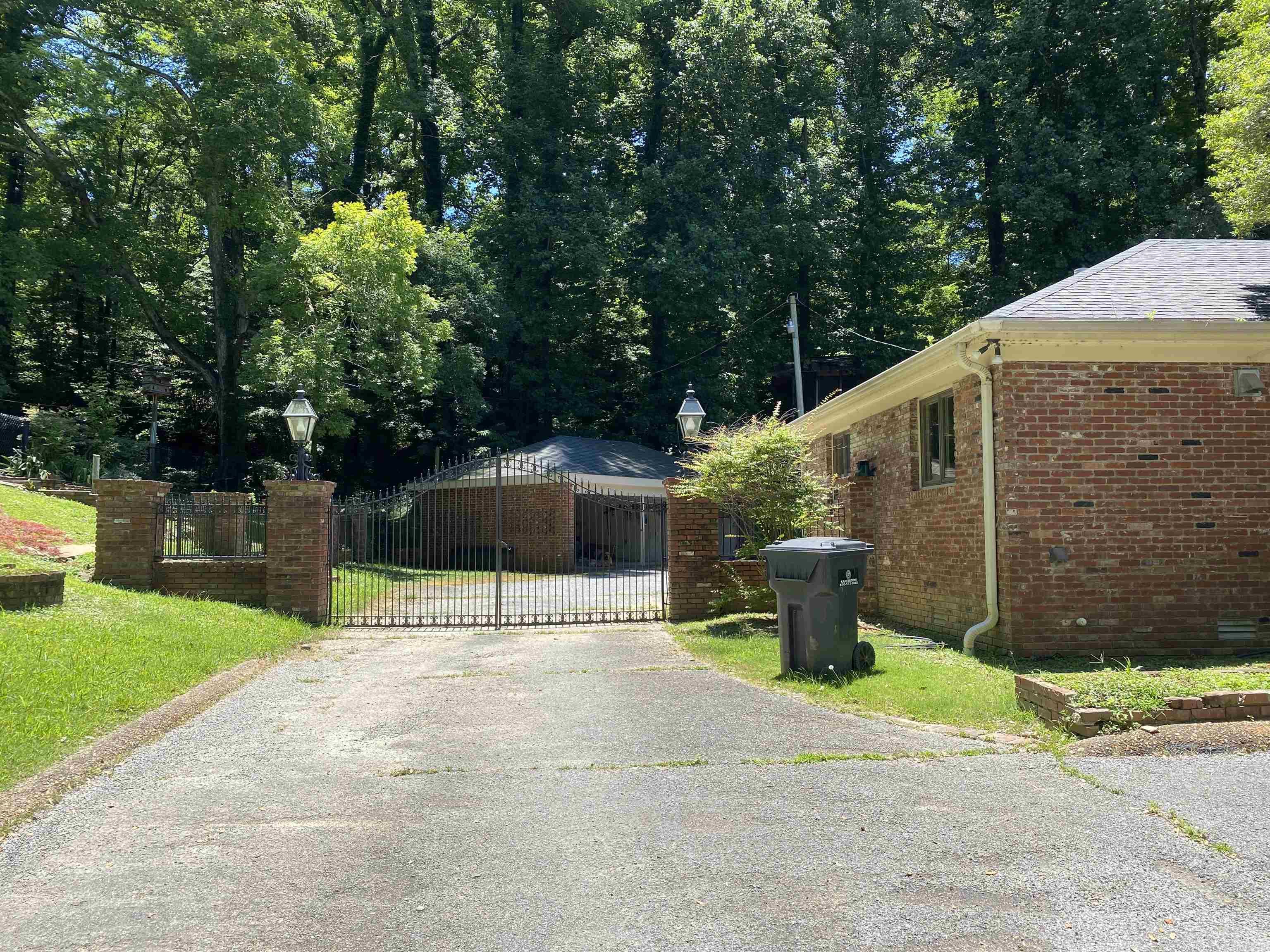 1205 Yorkshire  Helena, AR